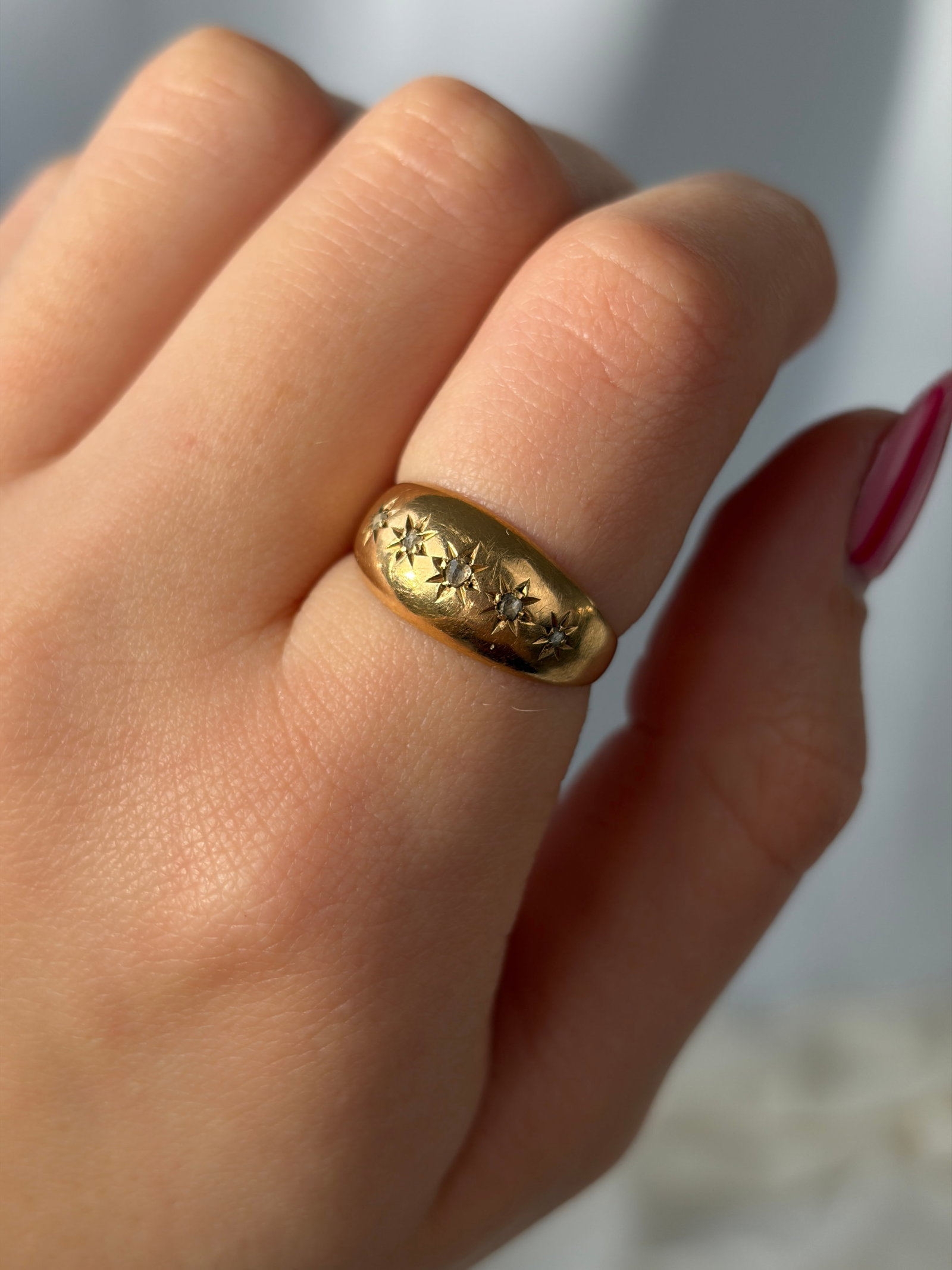 18ct yellow gold diamond 5 stone starburst star ring - 9