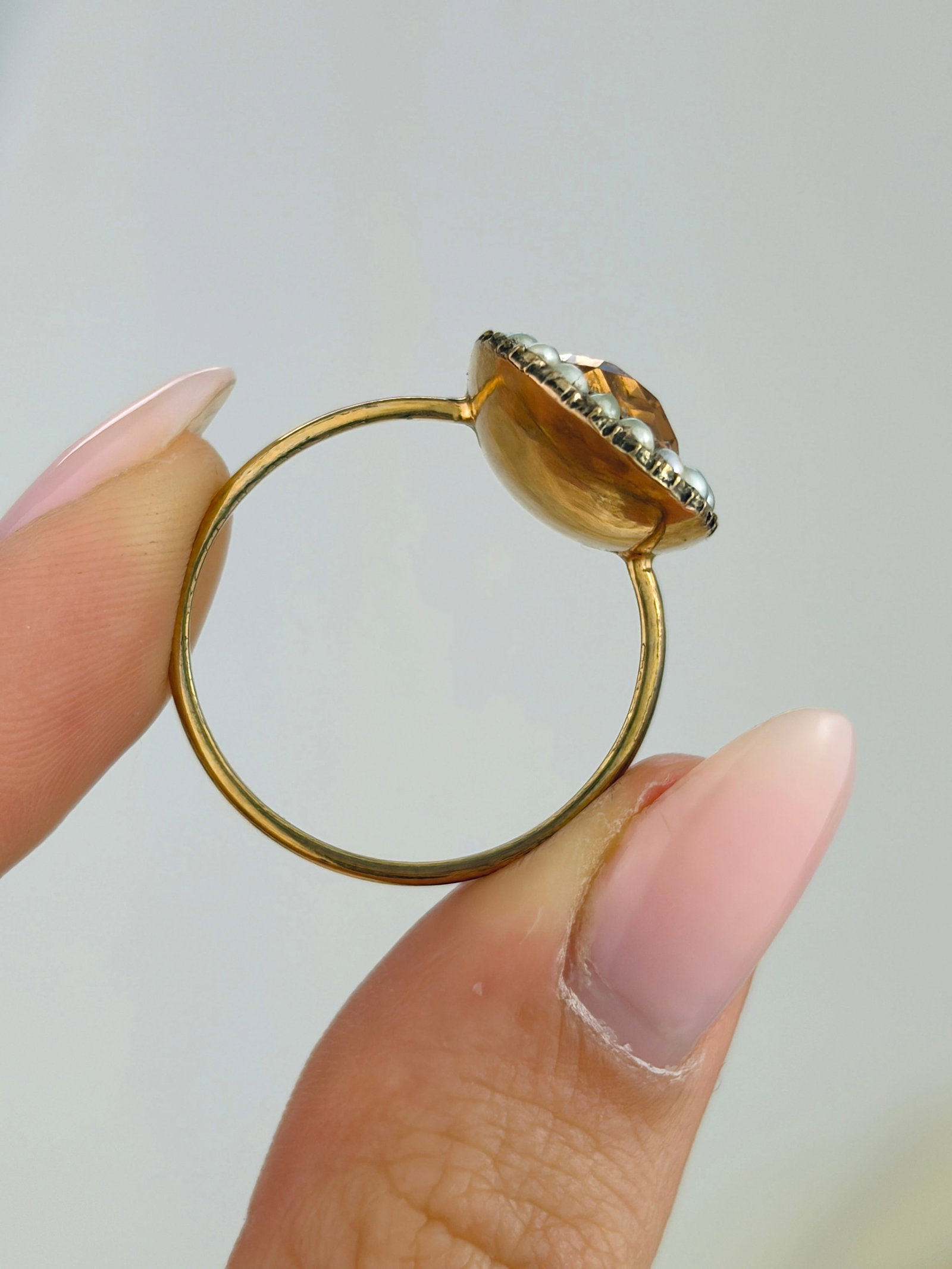 ANTIQUE GEORGIAN YELLOW PASTE AND PEARL HALO RING IN GOLD - 6