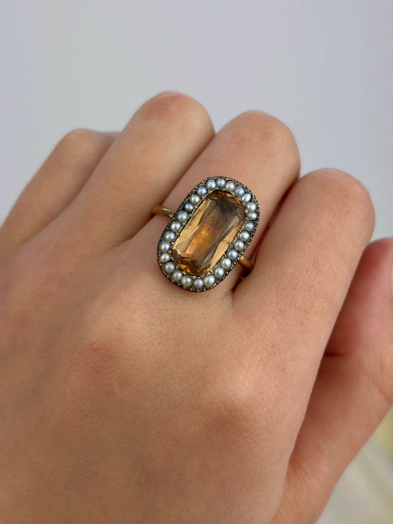 ANTIQUE GEORGIAN YELLOW PASTE AND PEARL HALO RING IN GOLD - 8