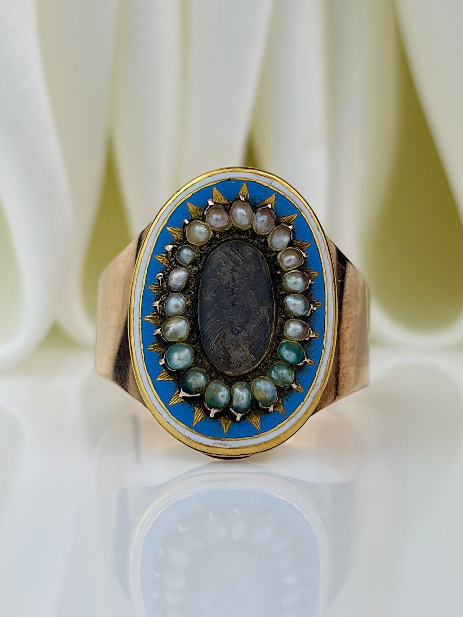 ANTIQUE GEORGIAN ERA C. 1786 BLUE ENAMEL AND PEARL LOCKET FRONT RING: ANTIQUE GEORGIAN ERA C. 1786 BLUE ENAMEL AND PEARL LOCKET FRONT RING Amazing ring! Weight: 4.29g Size: UK M, US 6.5, Width 17mm, height off finger 3mm Materials: Gold Condition: Good overall