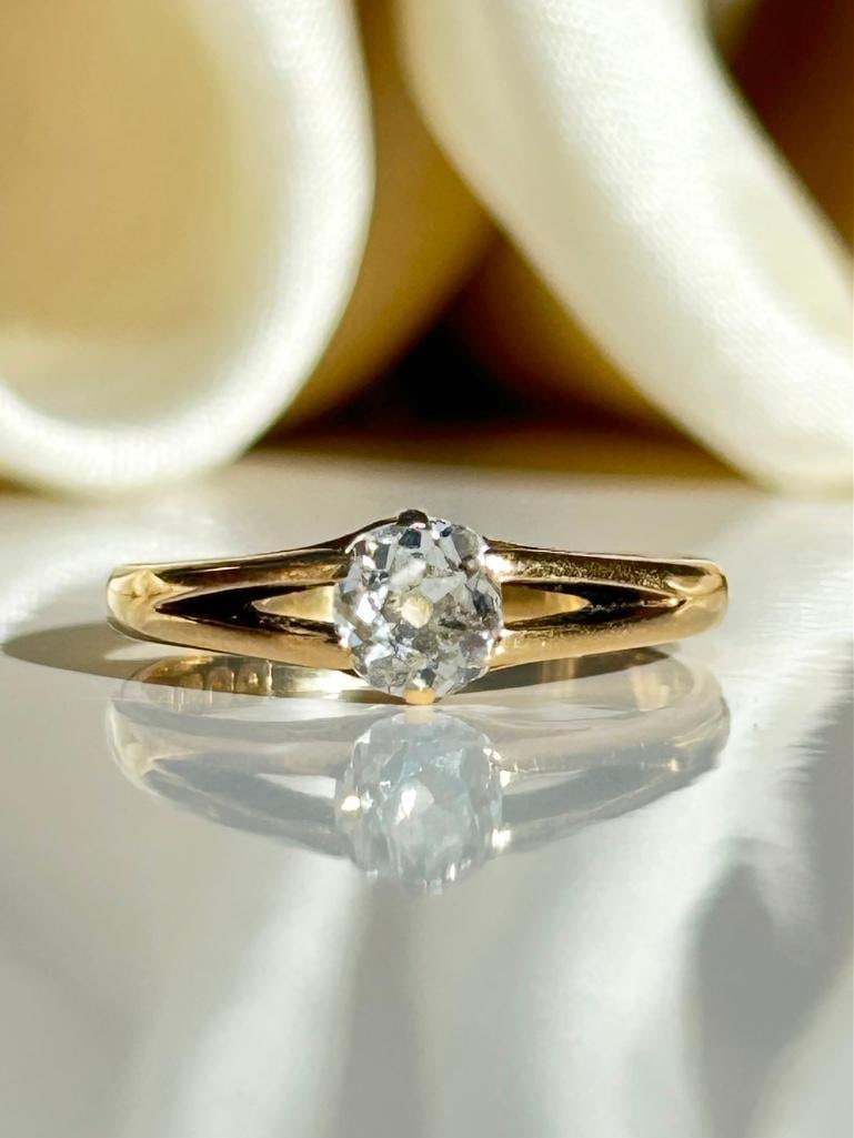 18ct Yellow Gold Old Cut Diamond Ring (1 of 8)