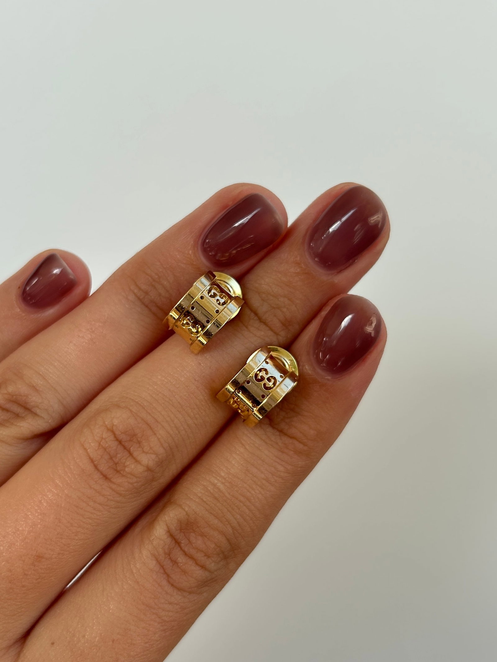 GUCCI Icon 18ct Yellow Gold Stud Earrings in Gucci Box - 6