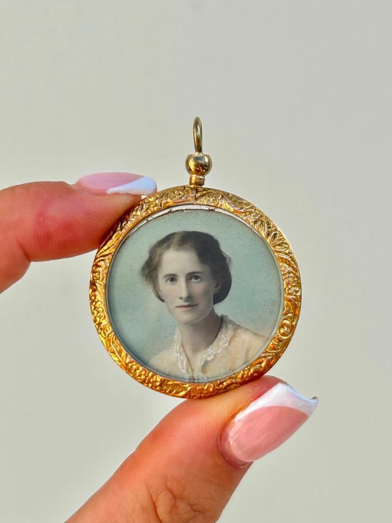 Large Gilt Metal Gold Bale Double Sided Locket Pendant (1 of 3)
