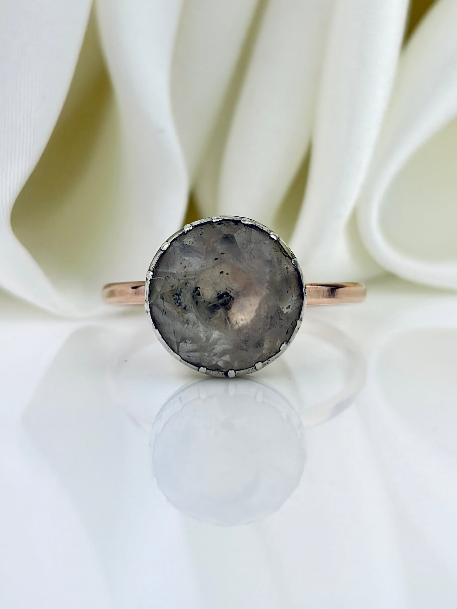 ANTIQUE GEORGIAN ERA PASTE SOLITAIRE RING IN 9CT GOLD (1 of 8)