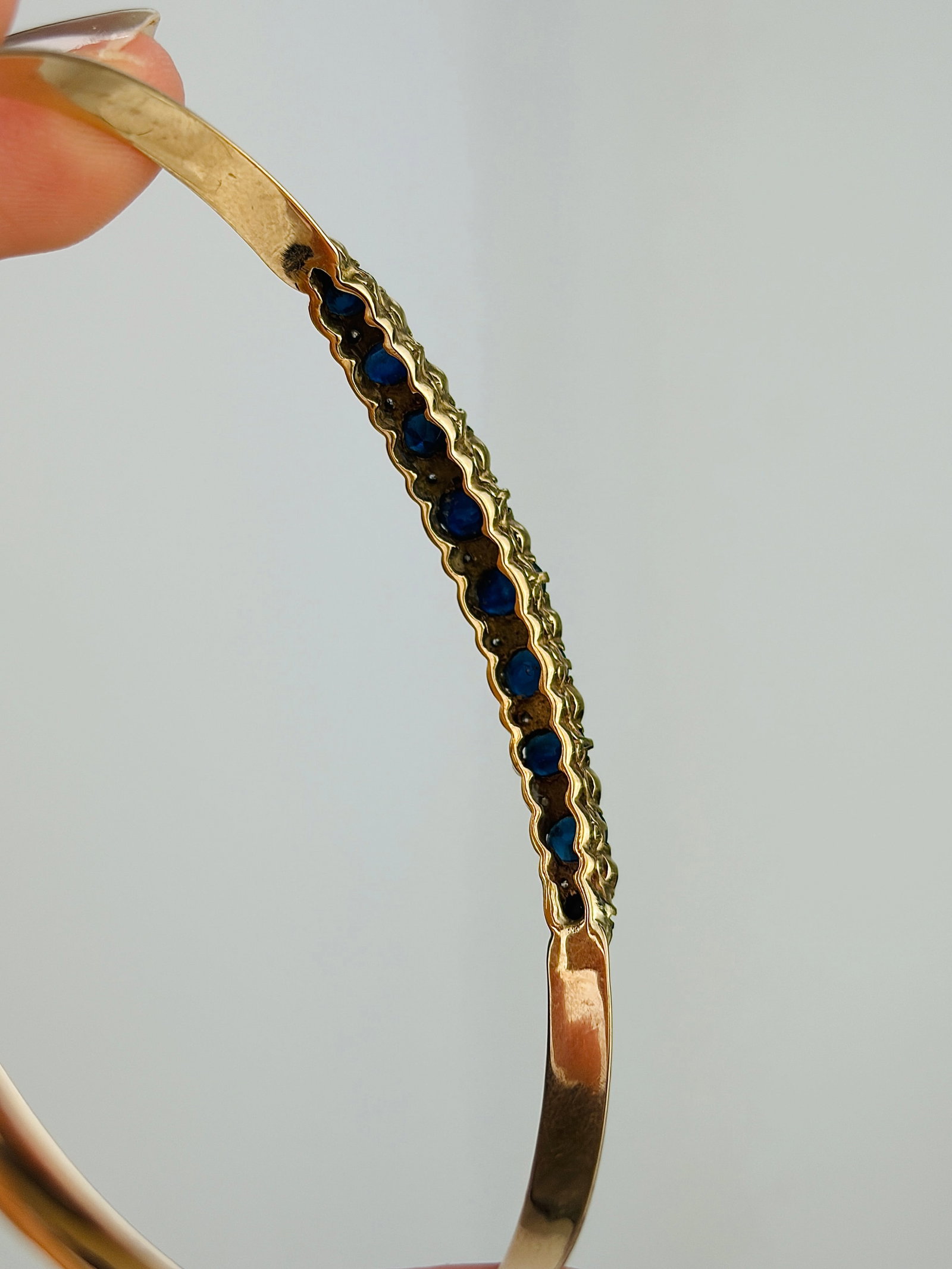 Vintage 9ct Gold Boxed Sapphire and Diamond Bangle Bracelet - 4