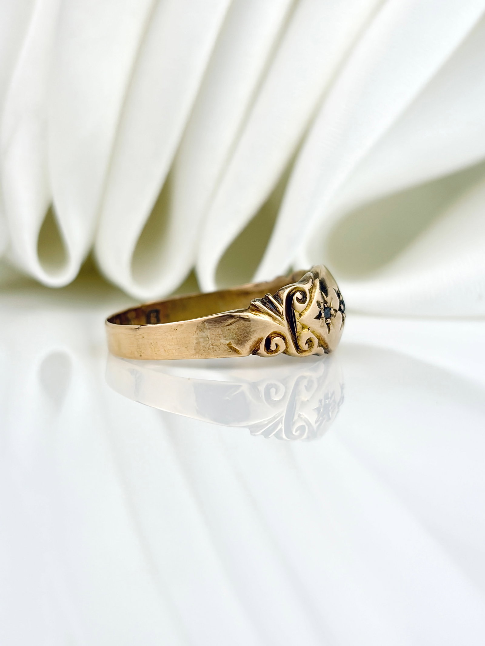 ANTIQUE 18CT YELLOW GOLD 3 STONE STAR SET RING - 2