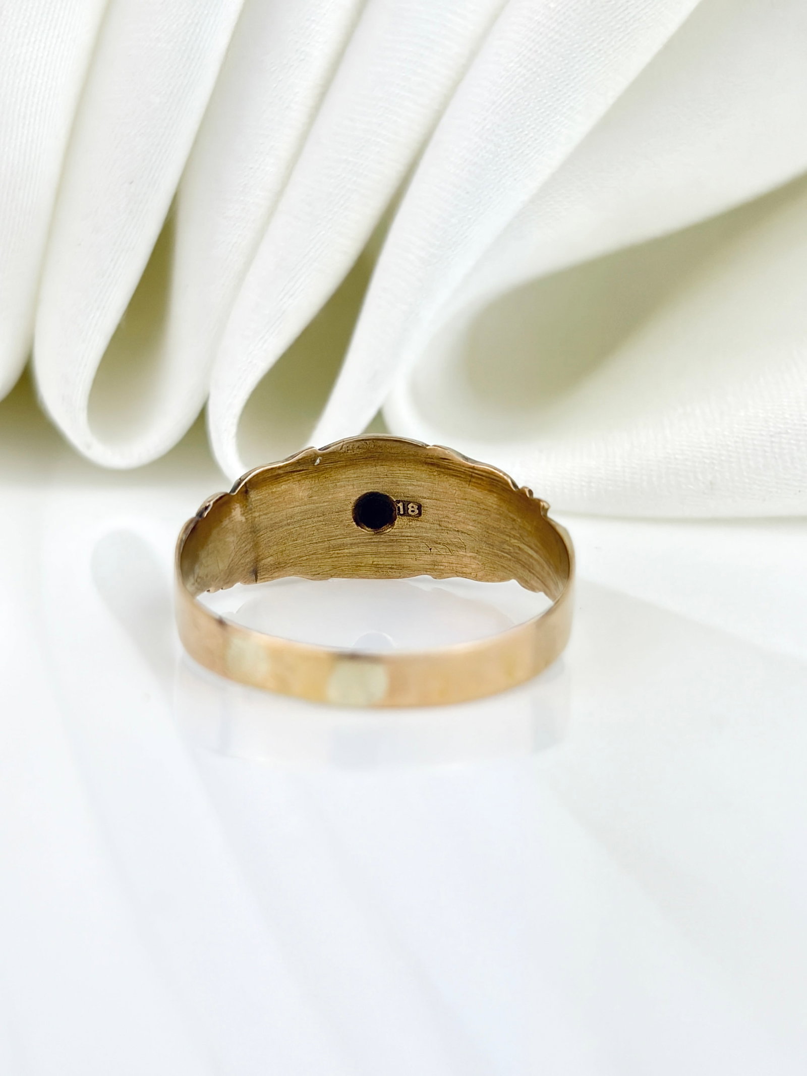 ANTIQUE 18CT YELLOW GOLD 3 STONE STAR SET RING - 3
