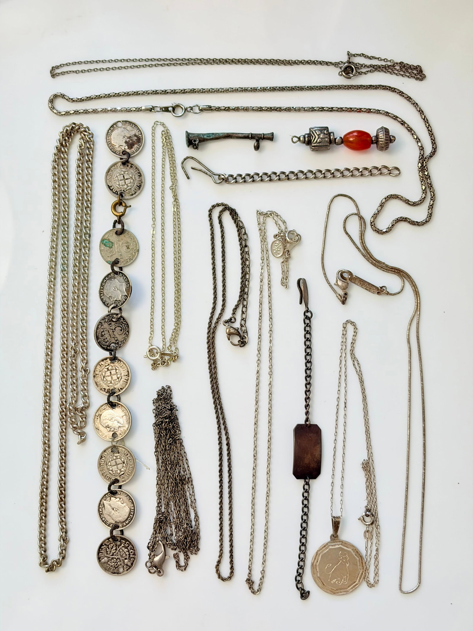 MIXED LOT- SILVER CHAINS ETC: MIXED LOT- SILVER CHAINS ETC