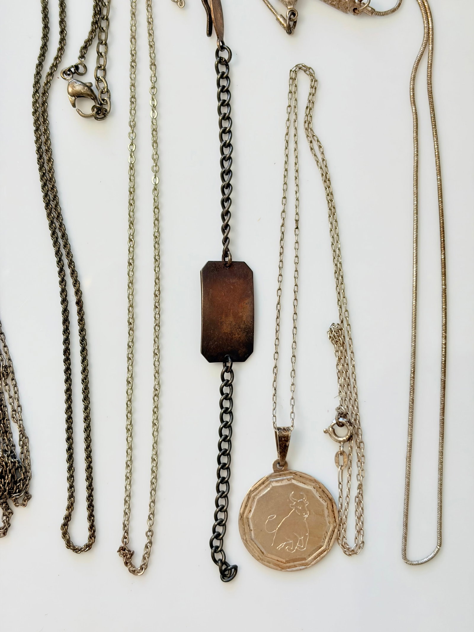 MIXED LOT- SILVER CHAINS ETC - 3