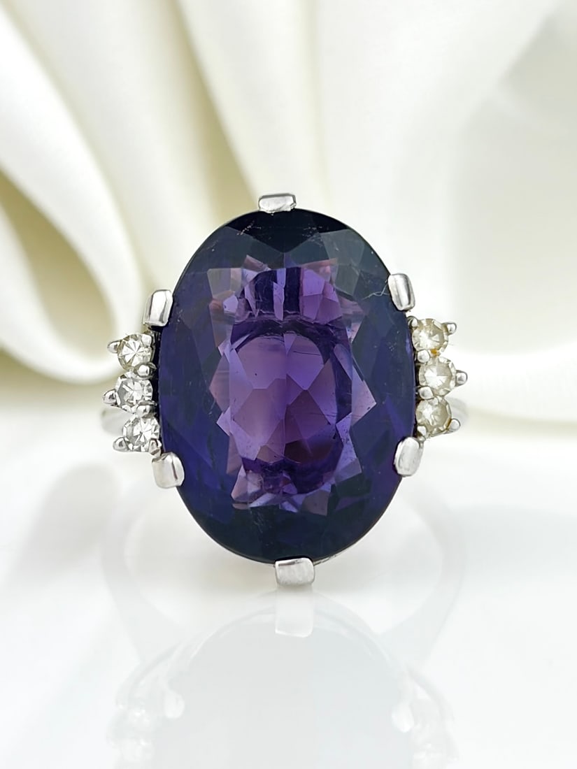 LARGE 18CT WHITE GOLD AMETHYST AND DIAMOND COCKTAIL RING (1 of 11)