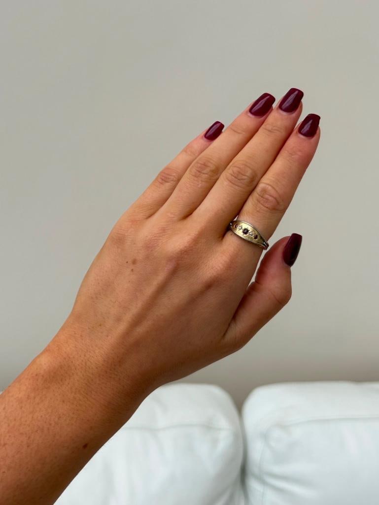 Chunky 18ct Gold Ruby and Diamond 5 Stone Ring - 2