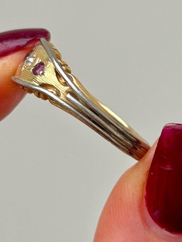 Chunky 18ct Gold Ruby and Diamond 5 Stone Ring - 5