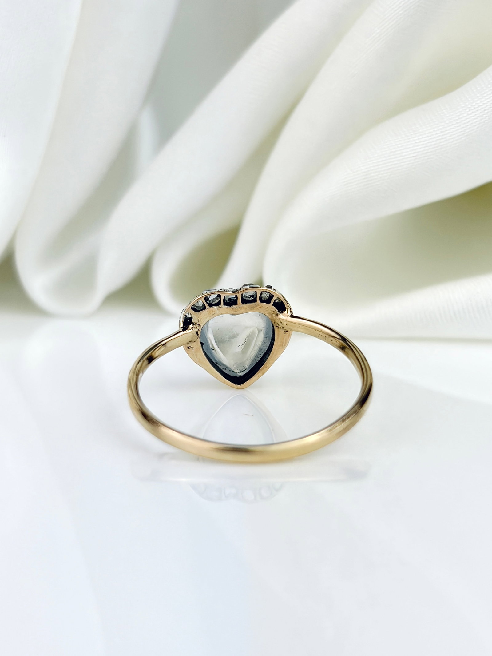 ANTIQUE 15CT YELLOW GOLD MOONSTONE AND DIAMOND HEART HALO RING - 3