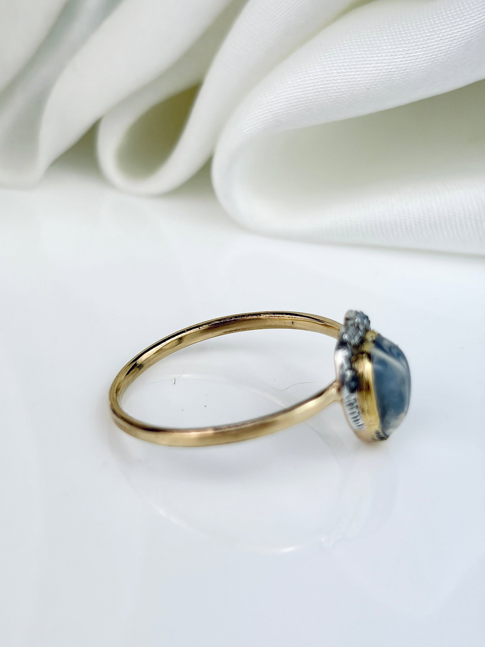 ANTIQUE 15CT YELLOW GOLD MOONSTONE AND DIAMOND HEART HALO RING - 4
