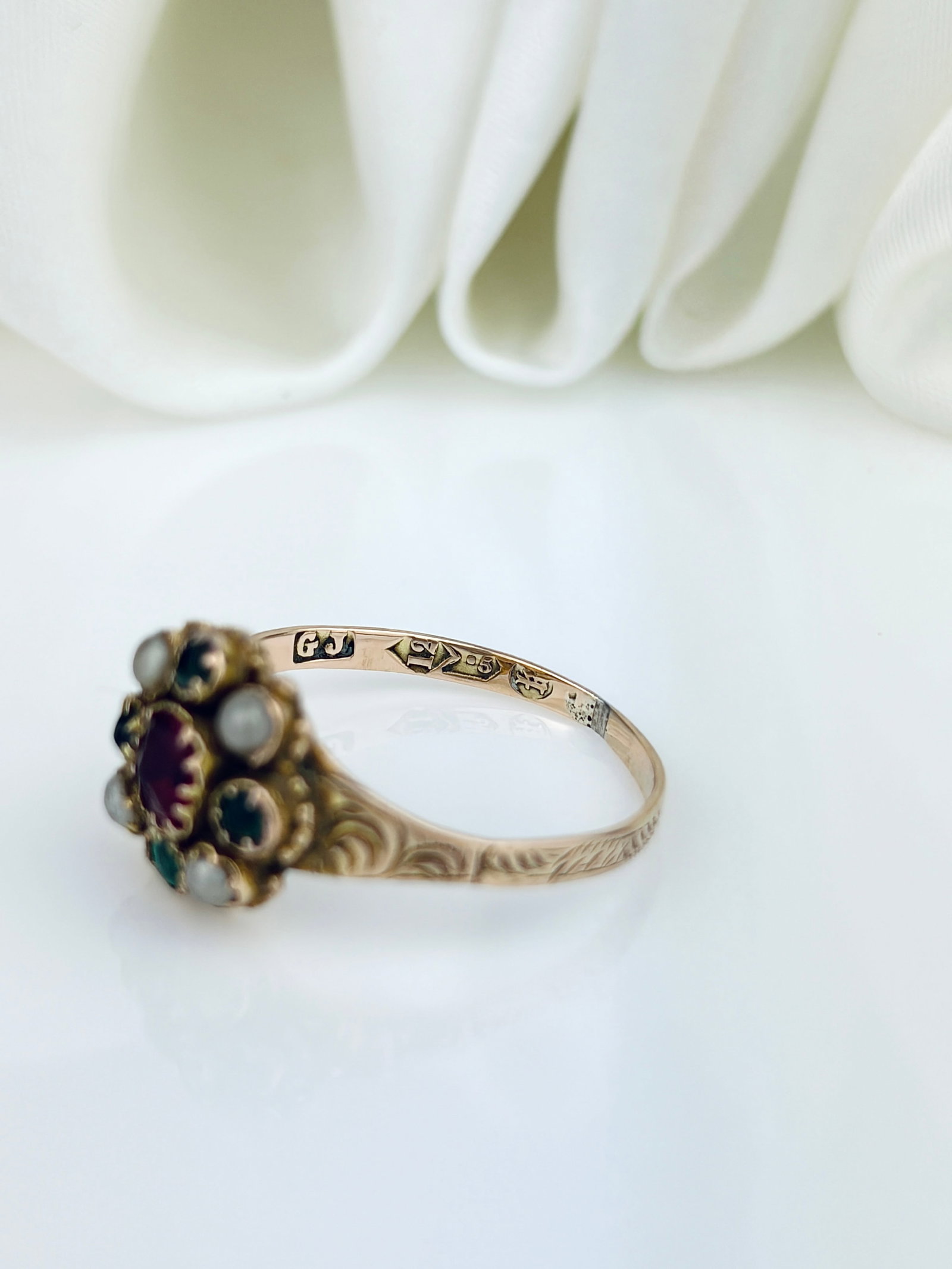 ANTIQUE VICTORIAN 12CT YELLOW GOLD GEMSET CLUSTER RING - 4