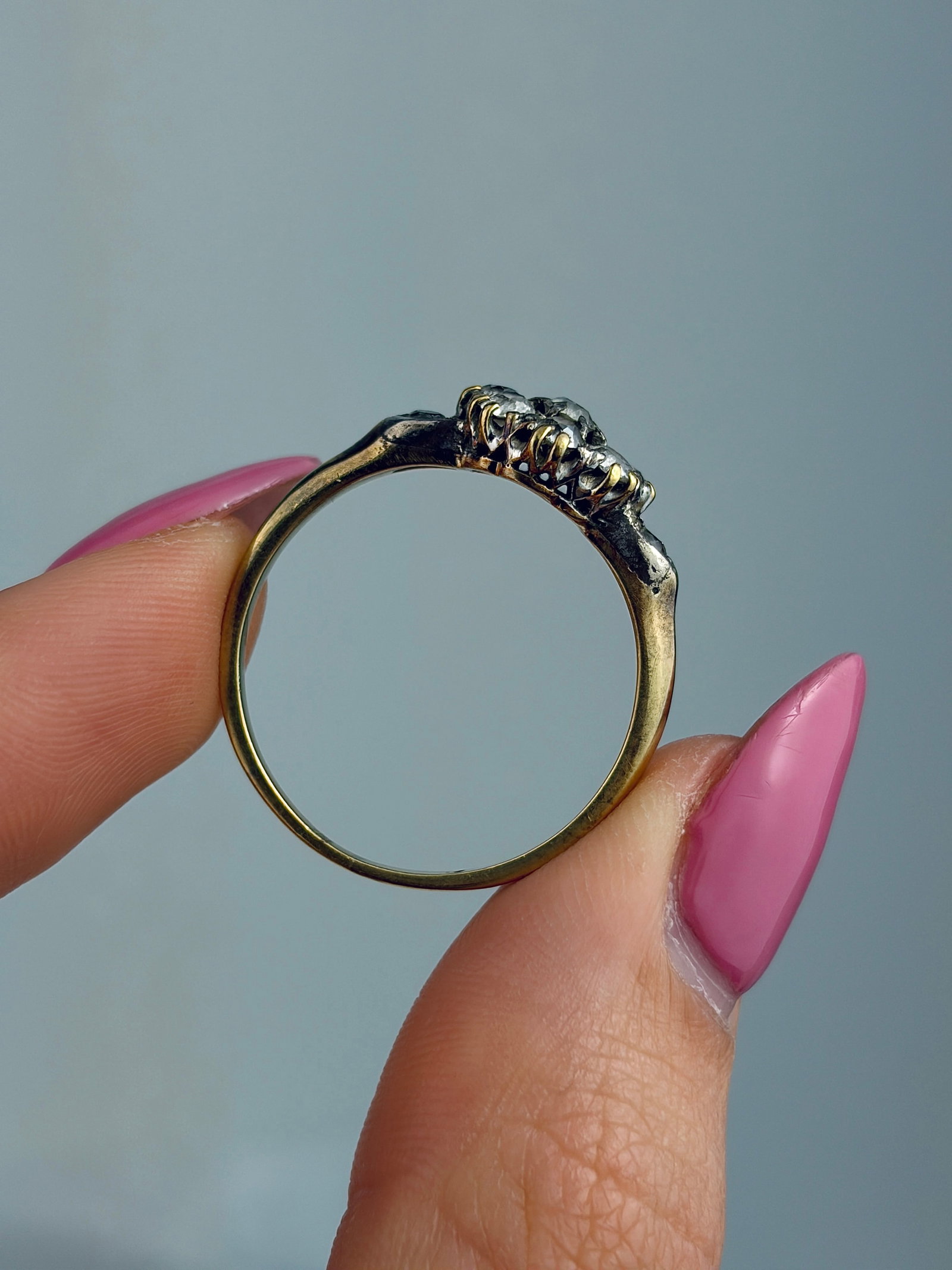 ANTIQUE 18CT GOLD DIAMOND CLUSTER RING - 6