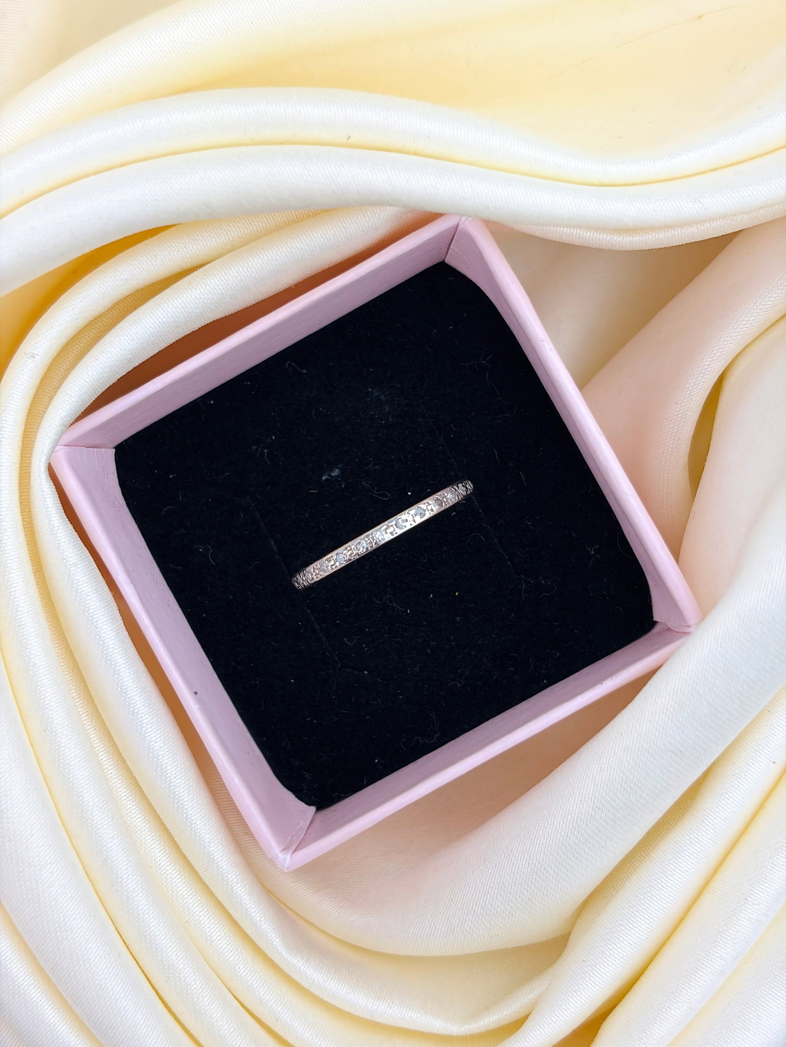 ANTIQUE WHITE GOLD DIAMOND FULL ETERNITY BAND RING - 8