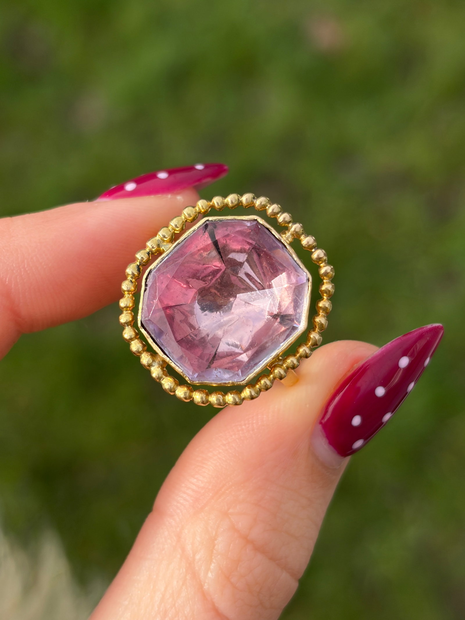 ANTIQUE 18CT GOLD FOILED BACK AMETHYST FANCY RING - 9