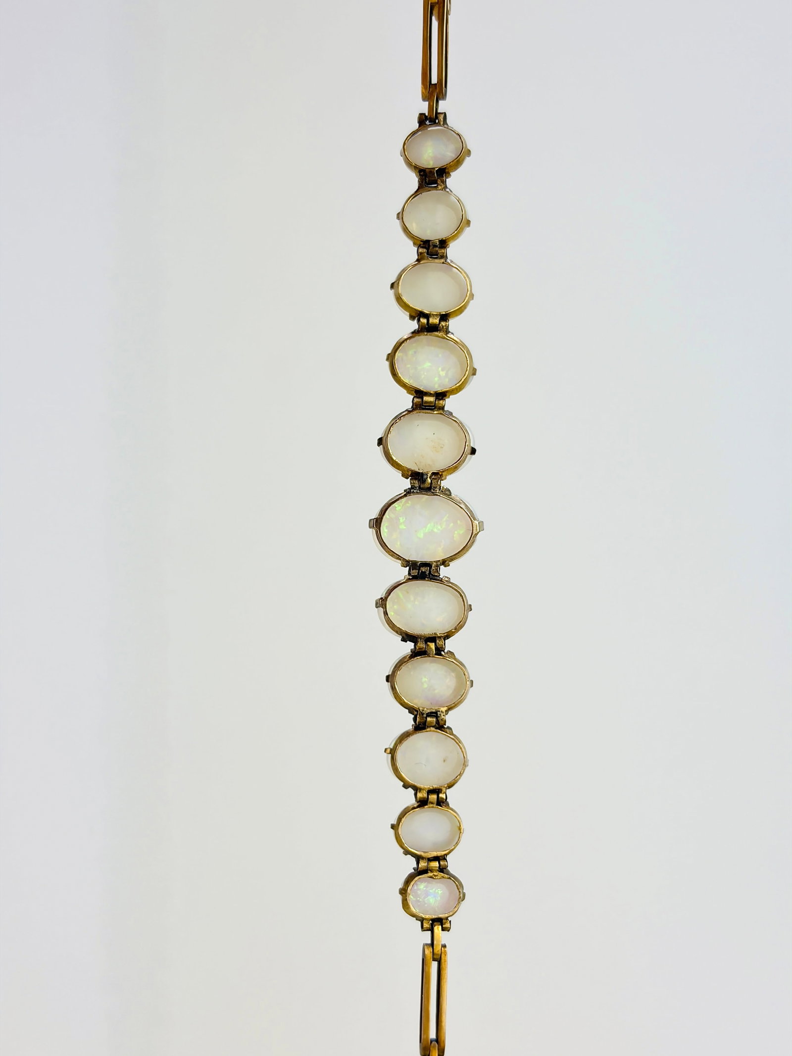 ANTIQUE OPAL LINE BRACELET IN GOLD - 3
