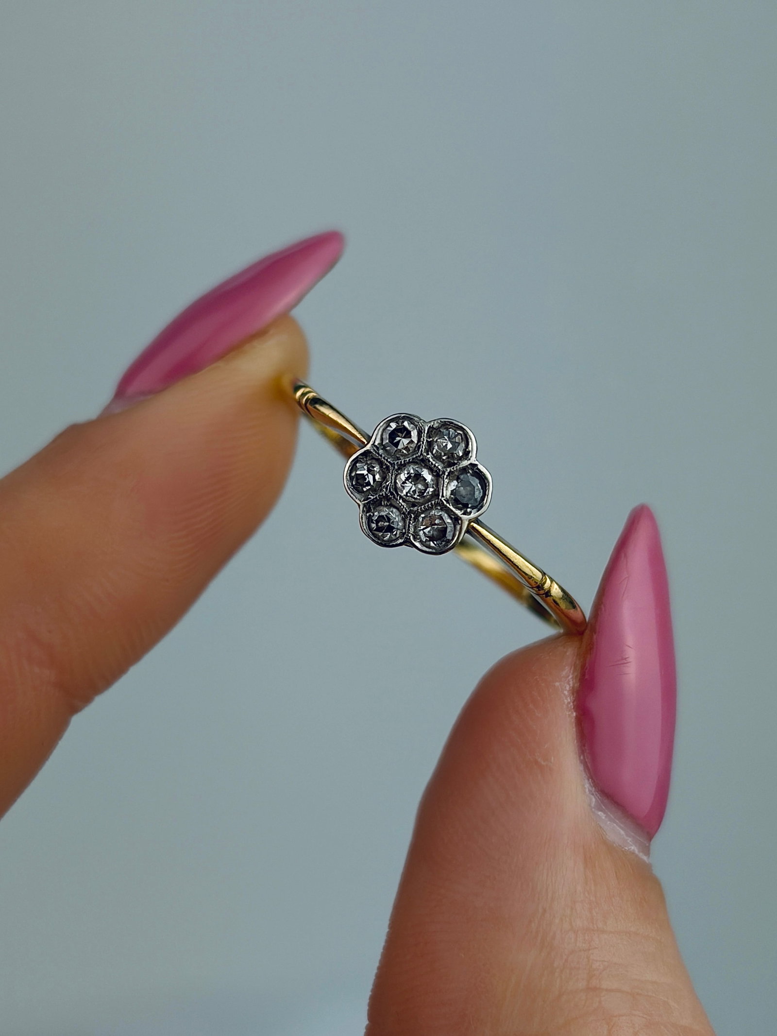 ANTIQUE 18CT GOLD AND PLATINUM DIAMOND FLOWER RING - 5