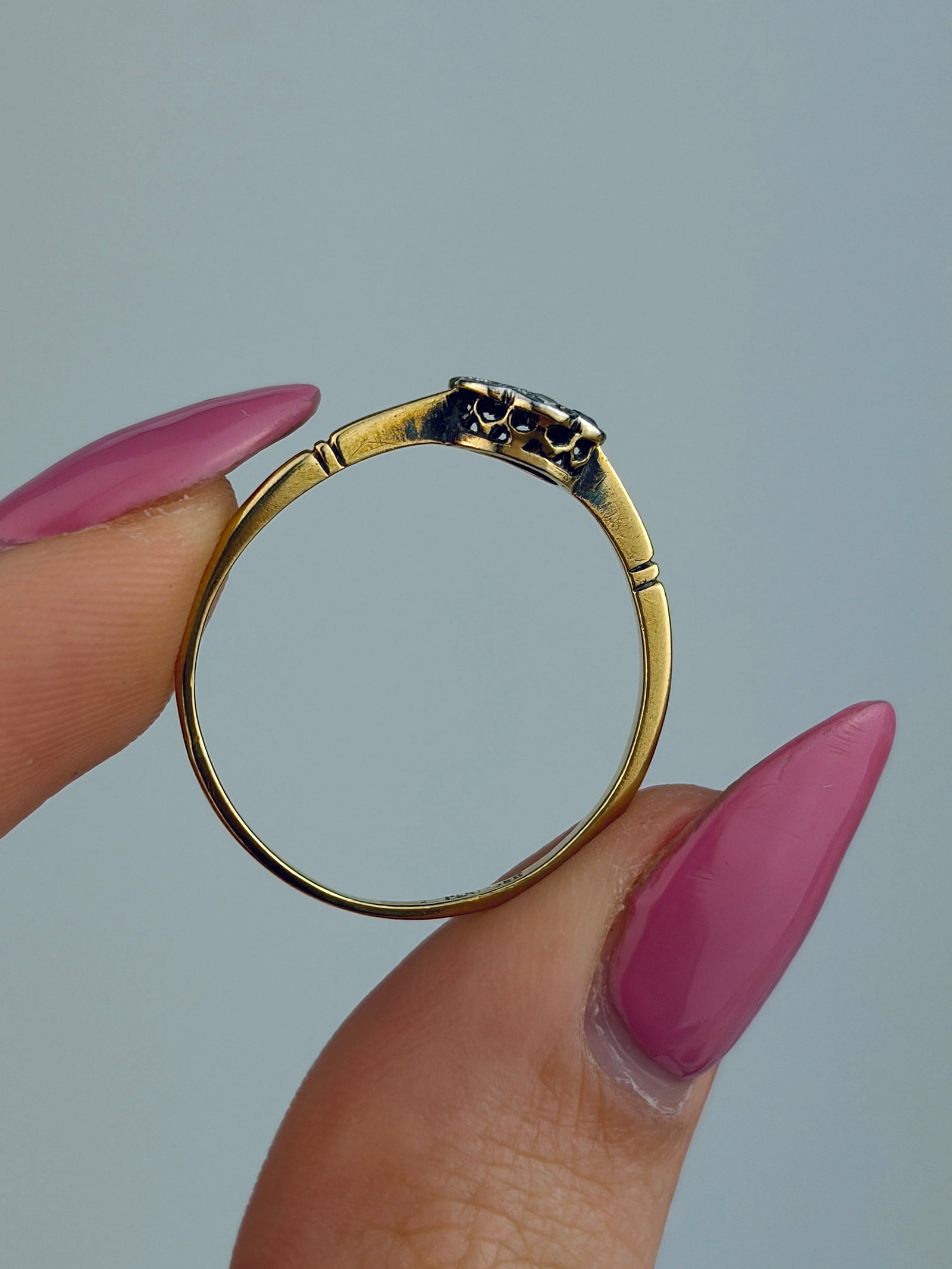 ANTIQUE 18CT GOLD AND PLATINUM DIAMOND FLOWER RING - 6