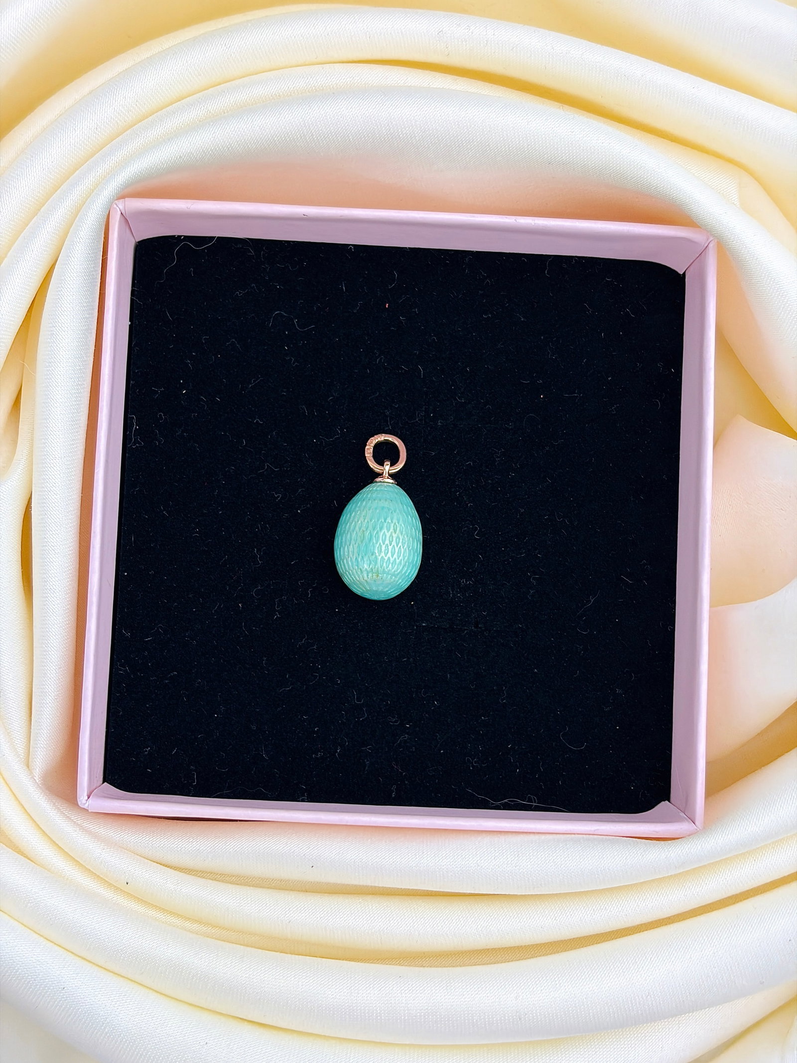 WONDERFUL BLUE ENAMEL RUSSIAN EGG PENDANT IN 14CT GOLD - 6