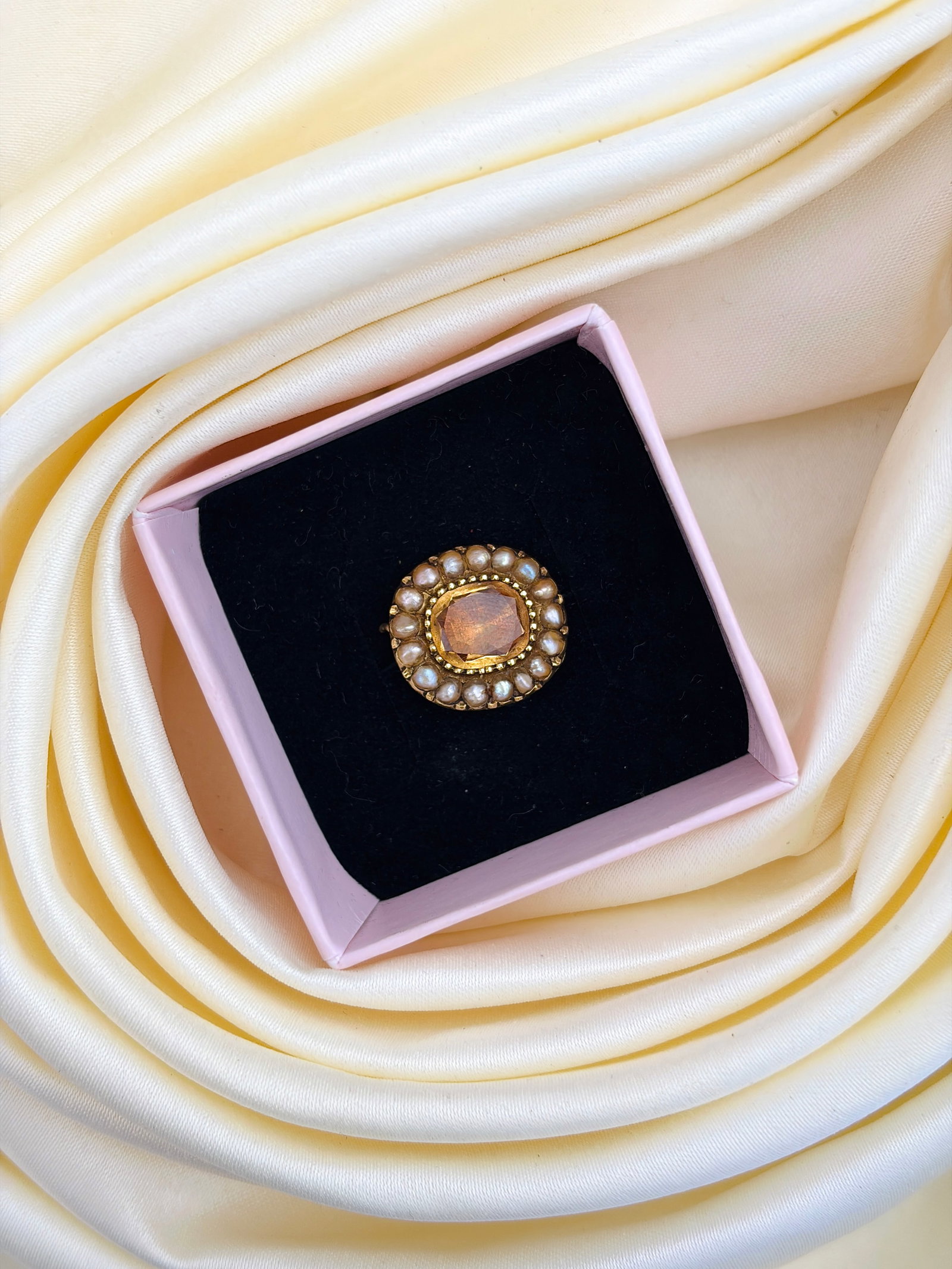 ANTIQUE GEORGAIN FOILED TOPAZ AND PEARL BROOCH IN GOLD - 5
