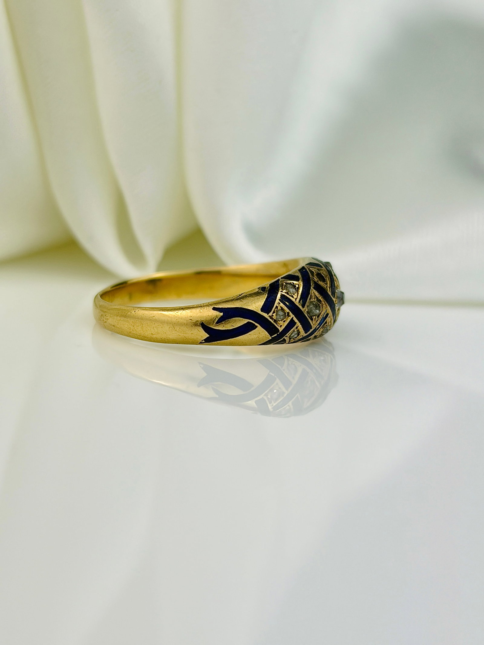 ANTIQUE GEORGIAN 18CT YELLOW GOLD DIAMOND AND BLUE ENAMEL RING with LOCKET - 2