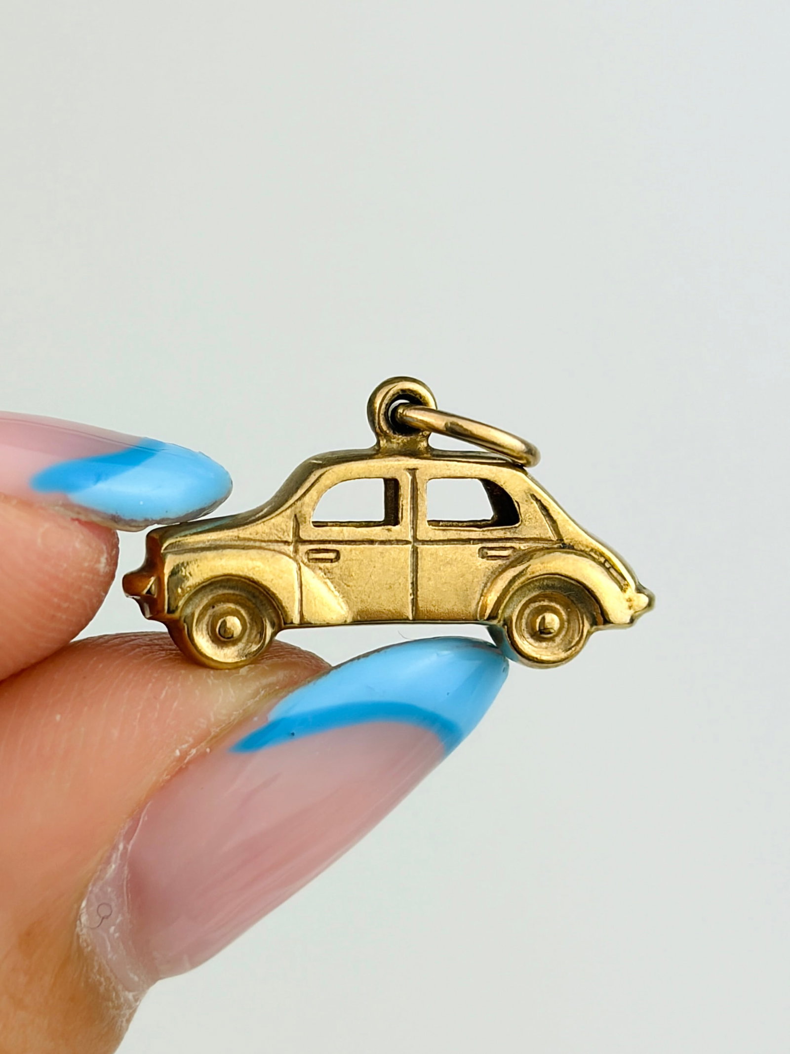 VINTAGE 9CT GOLD CAR CHARM (1 of 4)