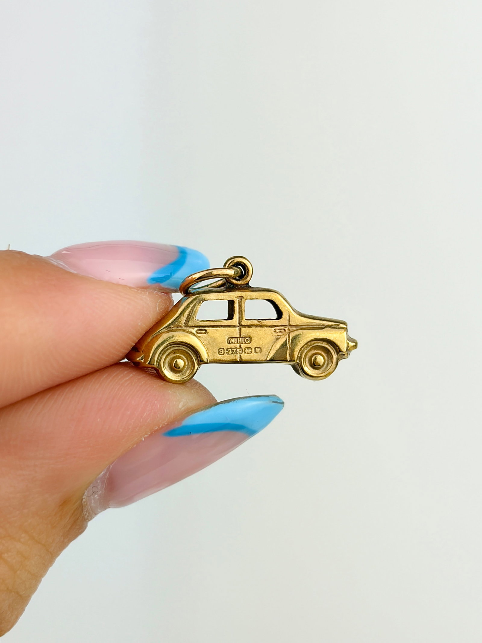 VINTAGE 9CT GOLD CAR CHARM - 3