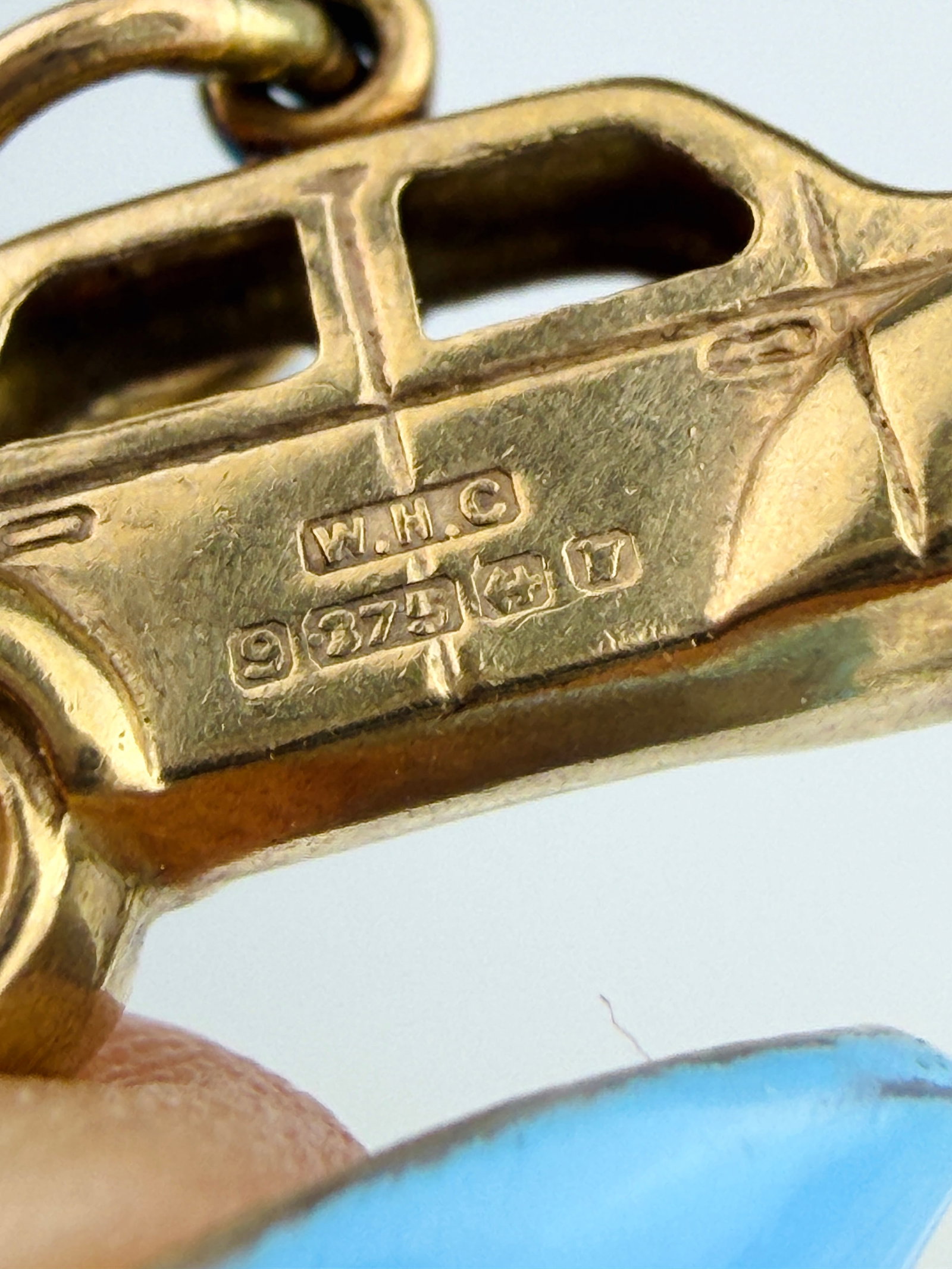 VINTAGE 9CT GOLD CAR CHARM - 4