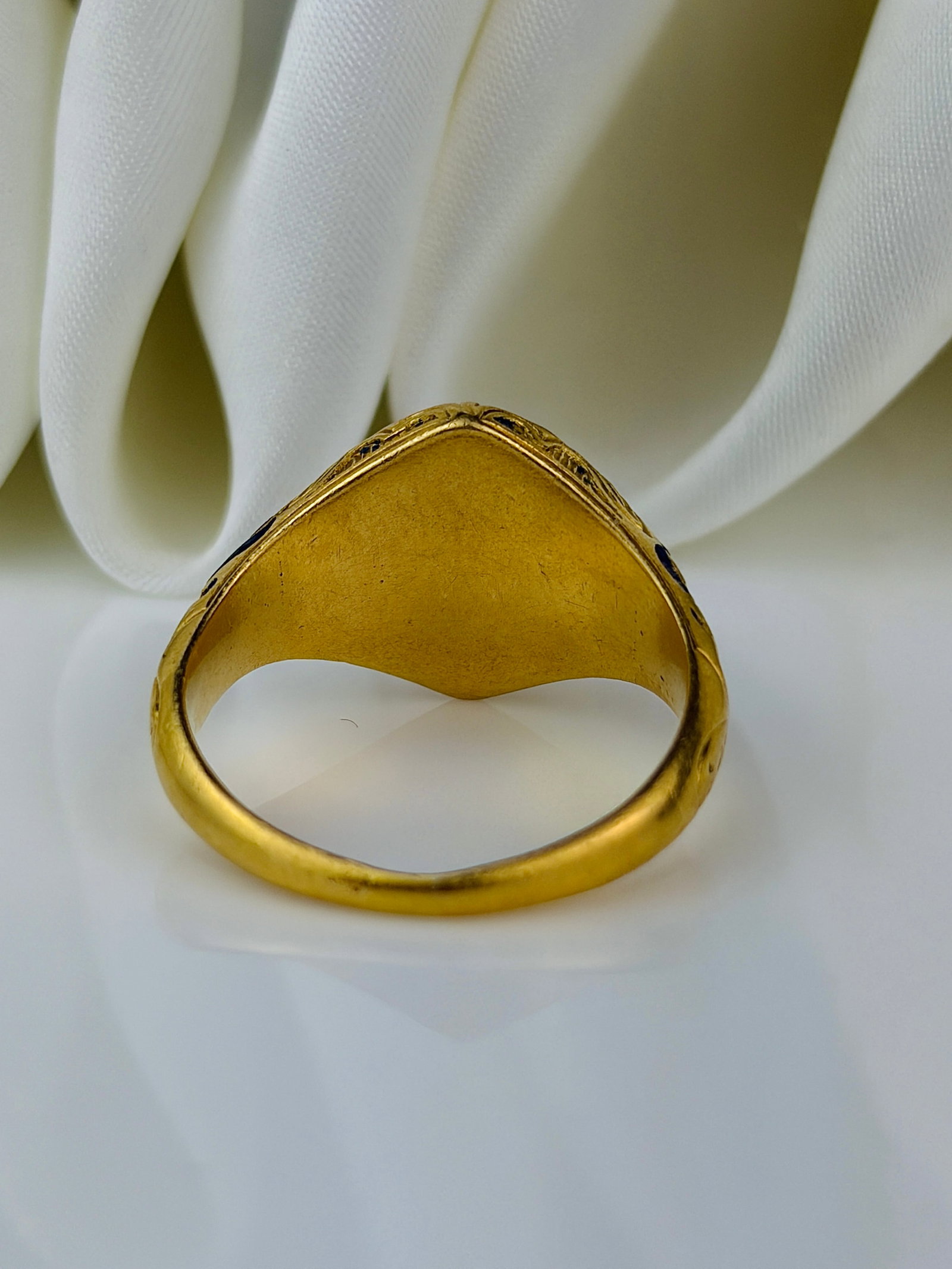 antique chunky cabochon garnet and enamel gold ring - 3