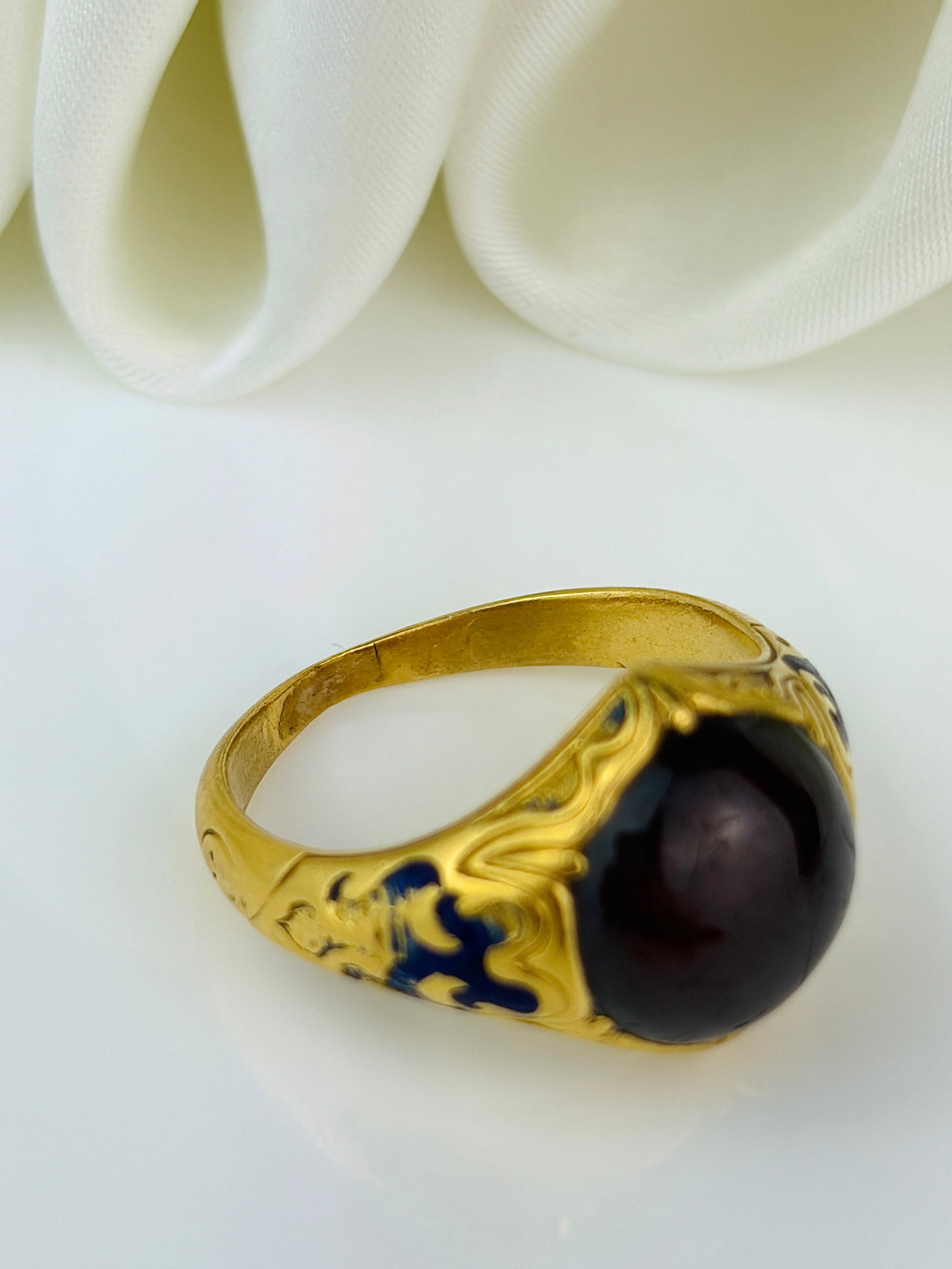antique chunky cabochon garnet and enamel gold ring - 4