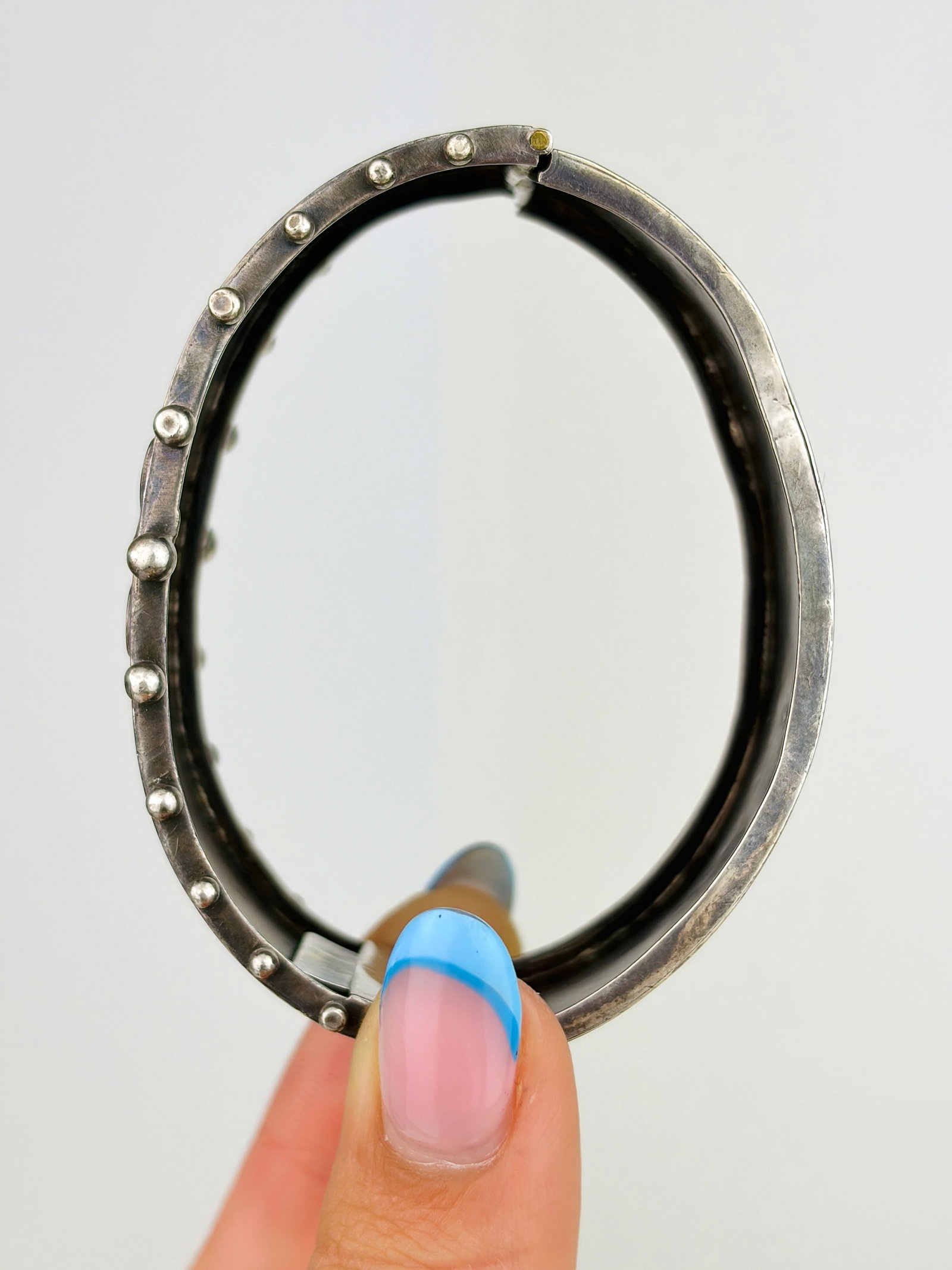 ANTIQUE VICTORIAN SILVER WIDE AESTHETIC BANGLE BRACELET - 2