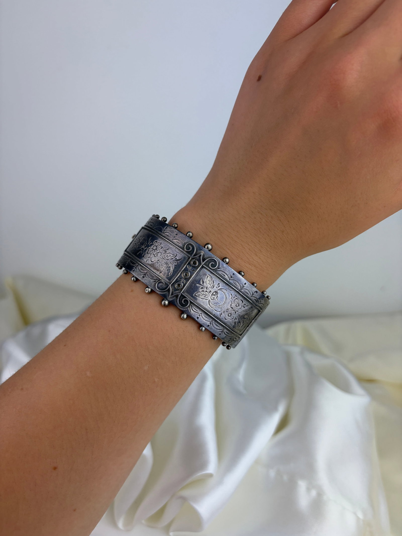ANTIQUE VICTORIAN SILVER WIDE AESTHETIC BANGLE BRACELET - 6
