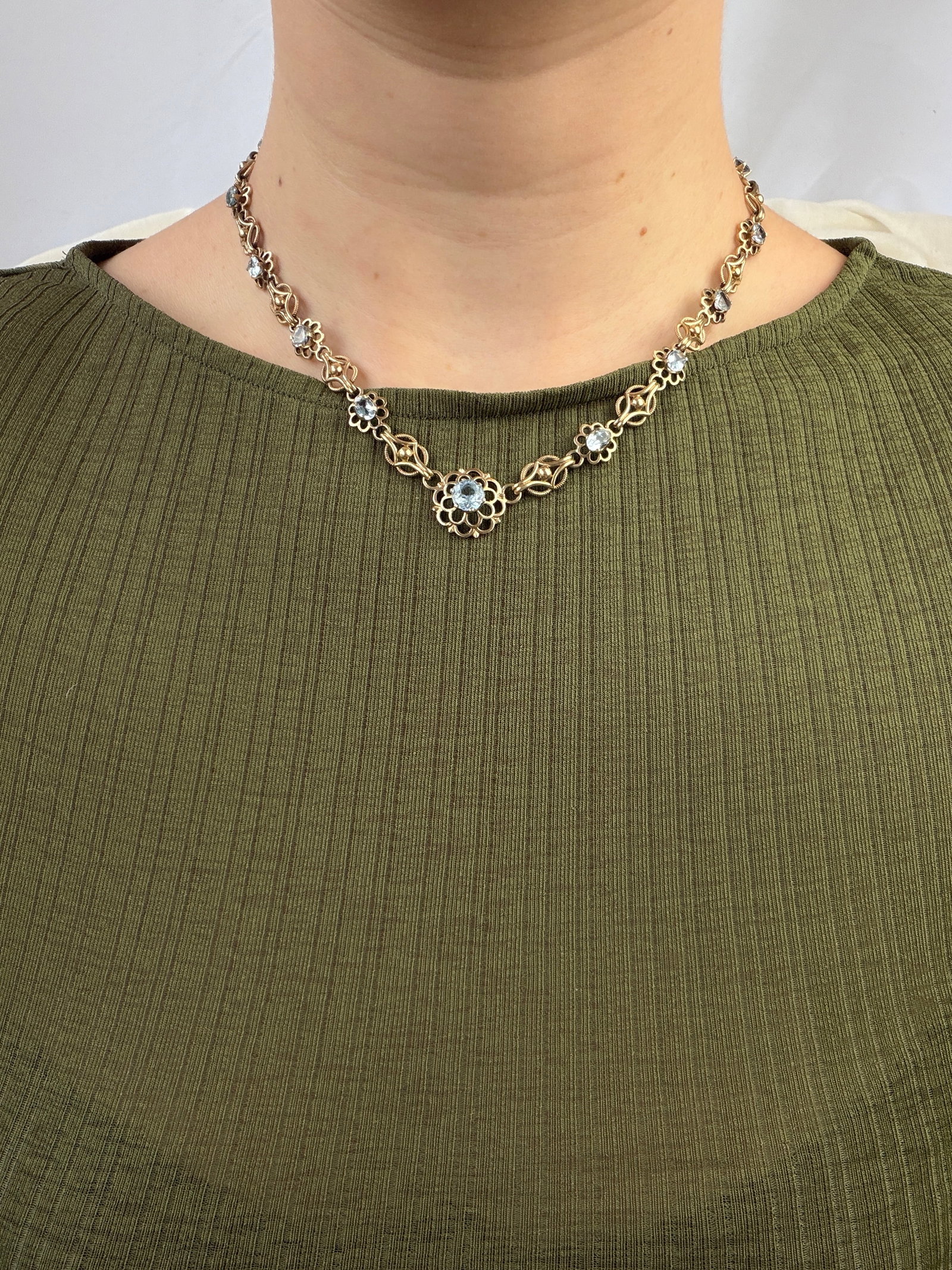 AMAZING 9CT GOLD AND AQUAMARINE RIVIERE STYLE NECKLACE - 7