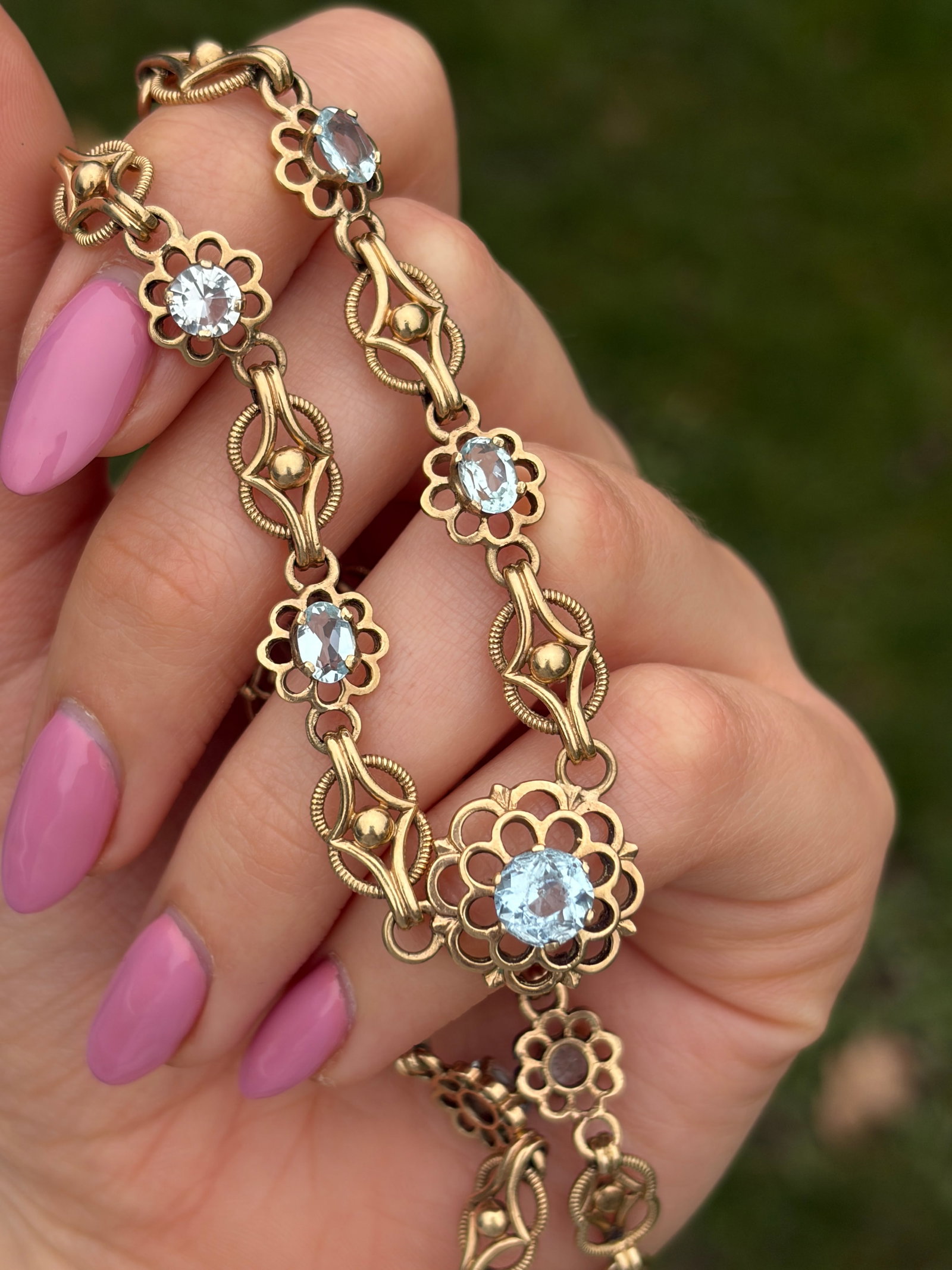 AMAZING 9CT GOLD AND AQUAMARINE RIVIERE STYLE NECKLACE - 9