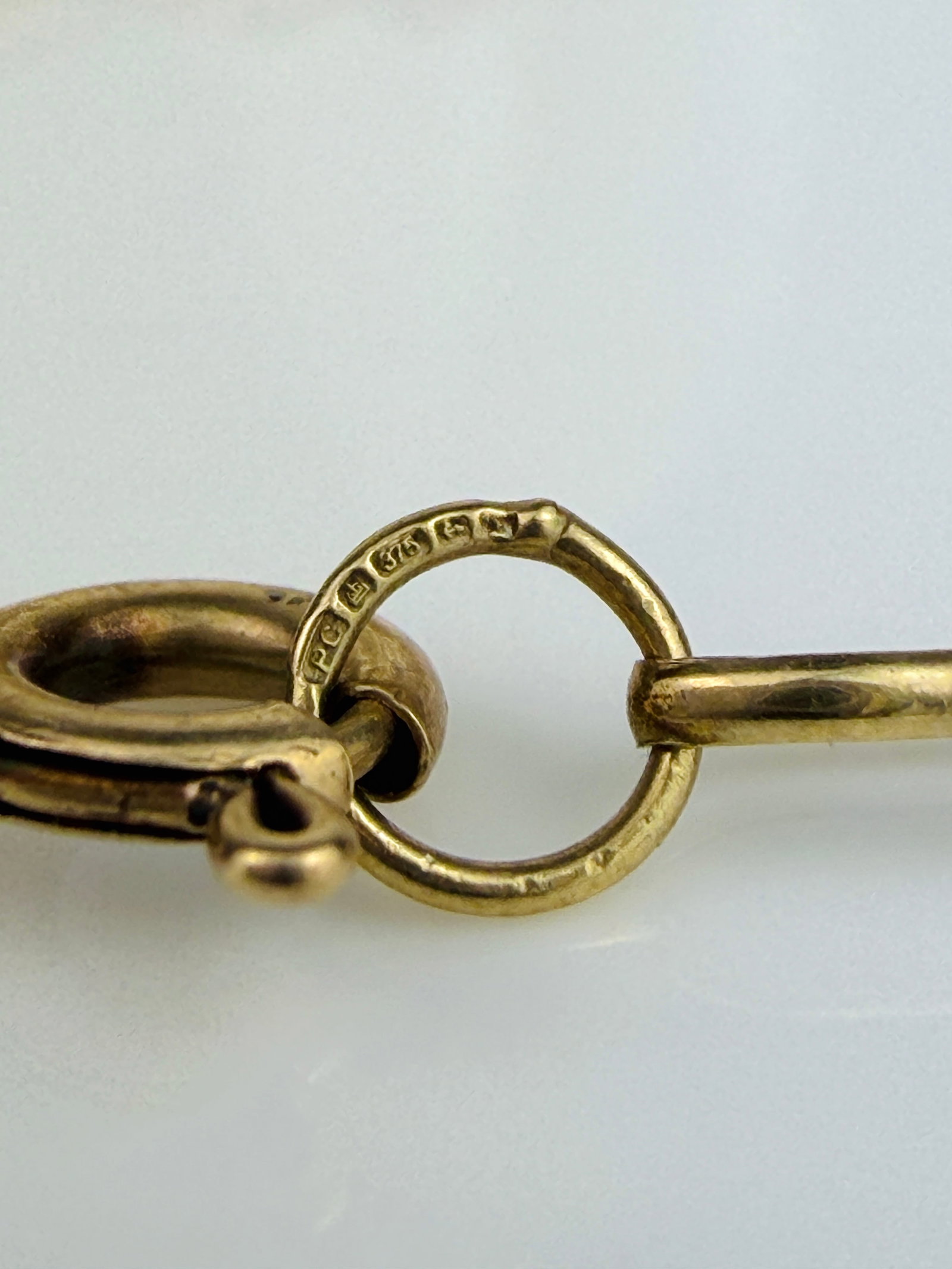 LOVELY 9CT YELLOW GOLD CHAIN WITH TBAR - 4
