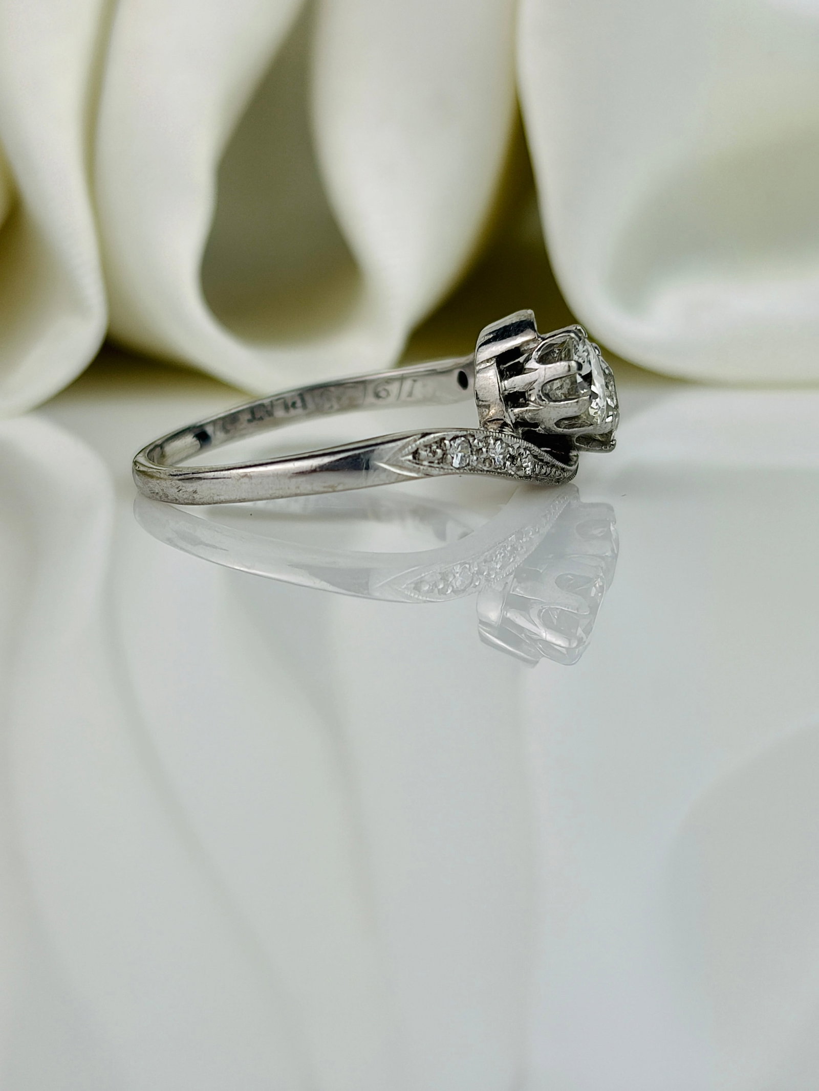 Antique 18ct White Gold and Platinum .80pts Diamond Moi et Toi Twist Ring - 3