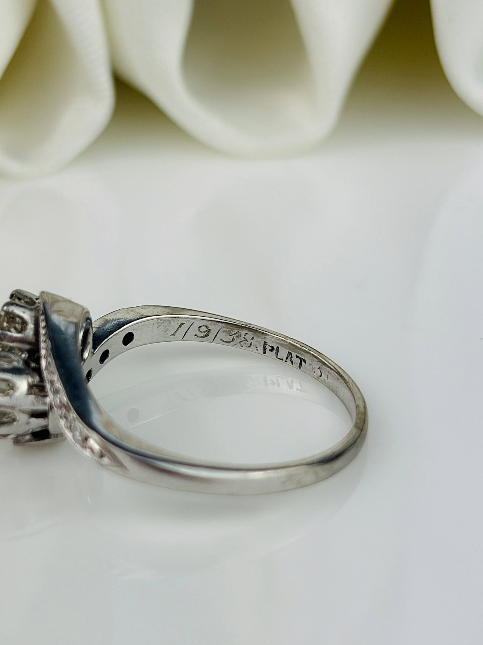Antique 18ct White Gold and Platinum .80pts Diamond Moi et Toi Twist Ring - 5