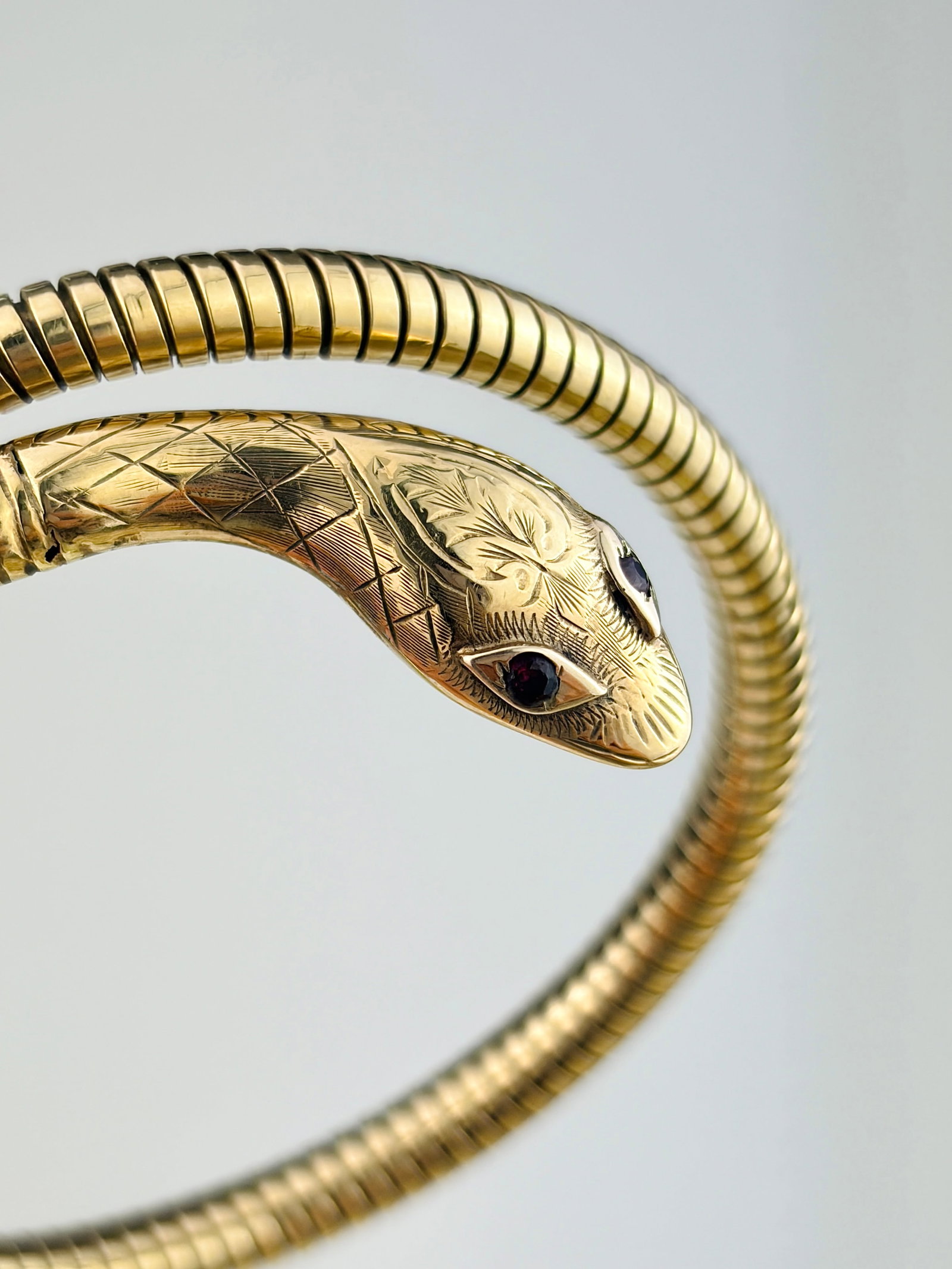 VINTAGE 9CT YELLOW GOLD COILED SNAKE BANGLE BRACELET WITH RUBY EYES - 4