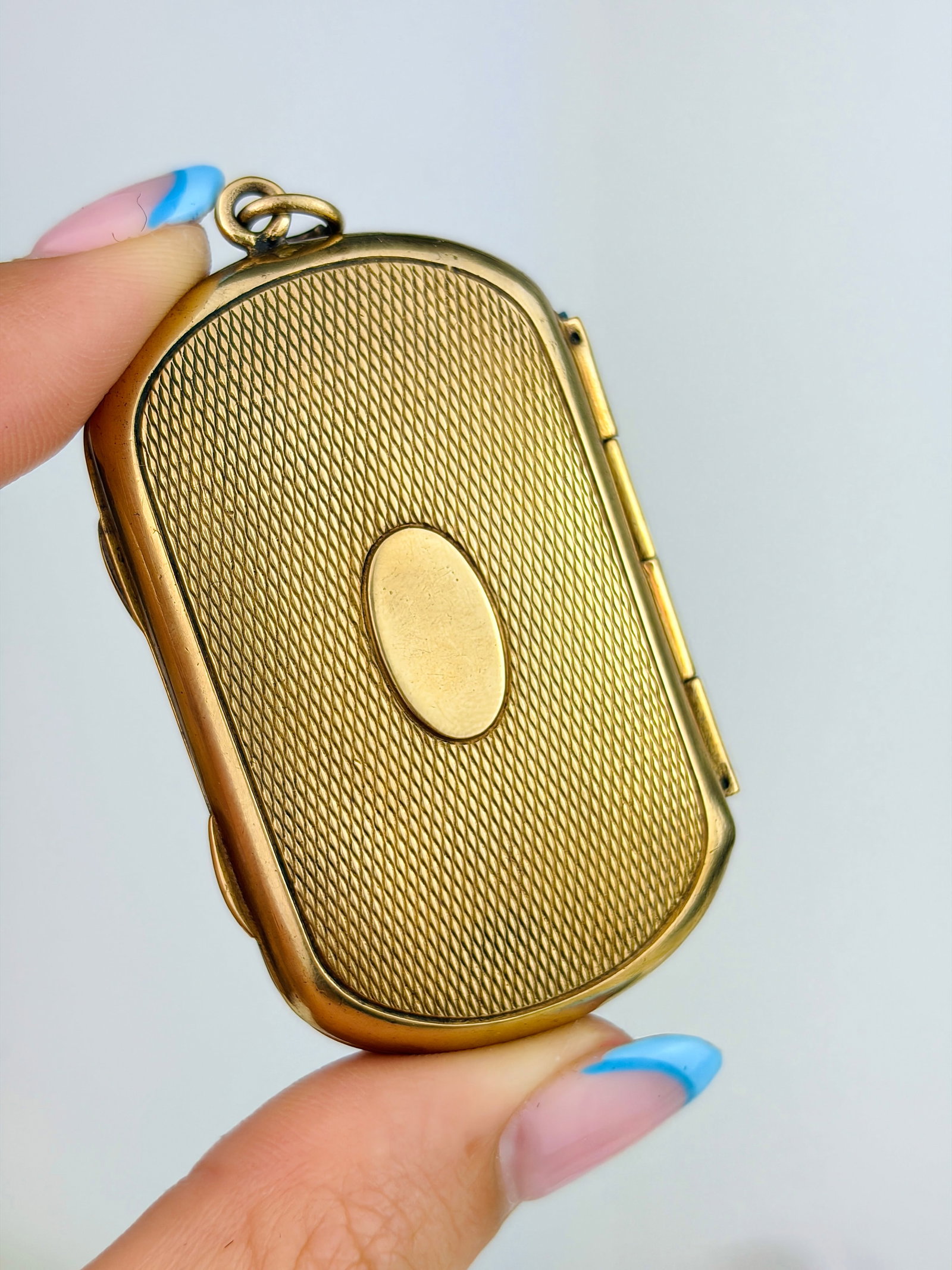 ANTIQUE GILT METAL MIRROR AND PIN HOLDER ETUI PENDANT - 4
