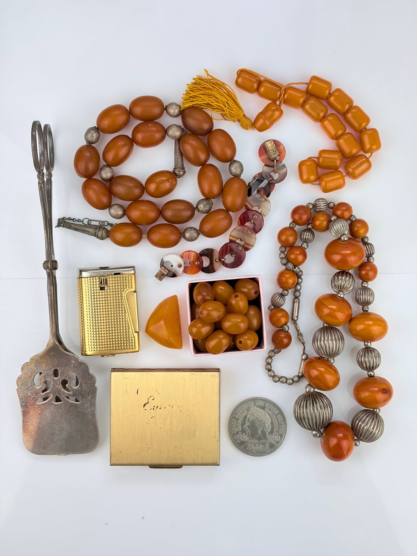 LARGE MIXED LOT OF ANTIQUE AND VINTAGE JEWELLERY INC BEADS (1 of 6)