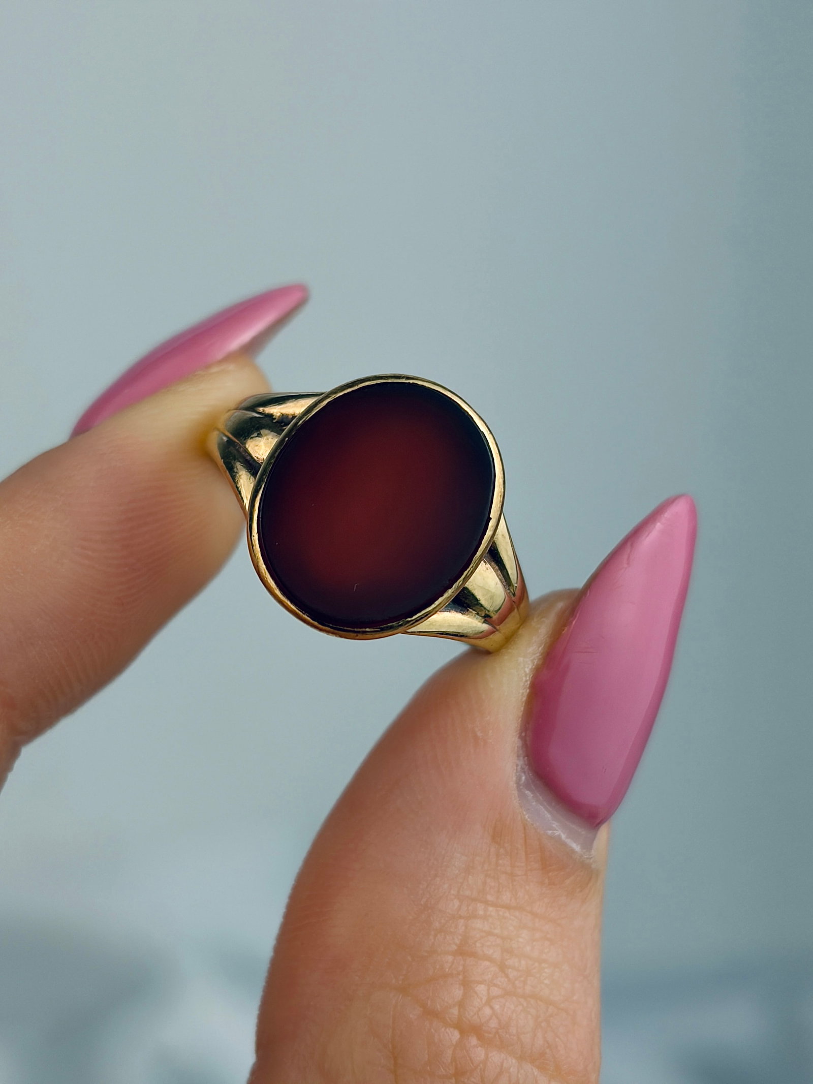 ANTIQUE 9CT YELLOW GOLD CARNELIAN SIGNET RING - 5