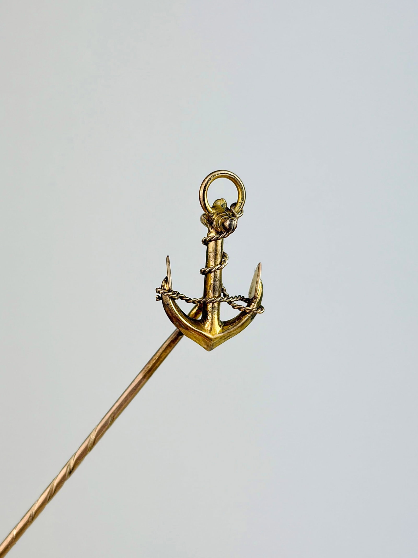 ANTIQUE 9CT YELLOW GOLD ANCHOR STICK PIN BROOCH (1 of 5)