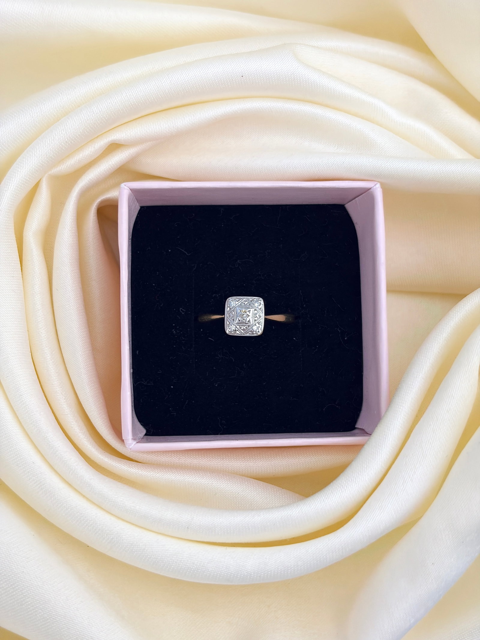 ANTIQUE ART DECO ERA 18CT GOLD AND PLATINUM DIAMOND PANEL RING - 7