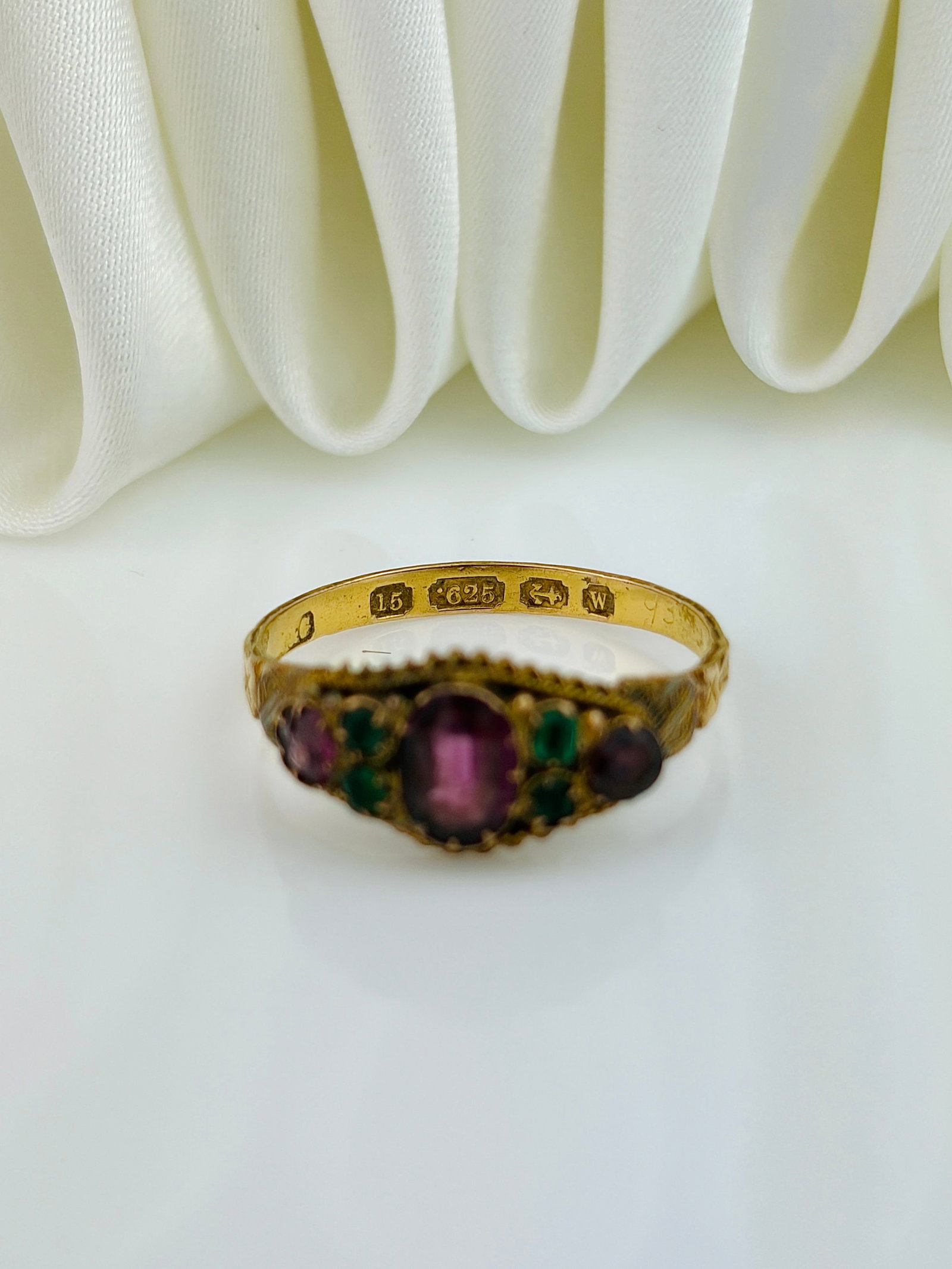 ANTIQUE 15CT YELLOW GOLD MULTIGEM RING - 4