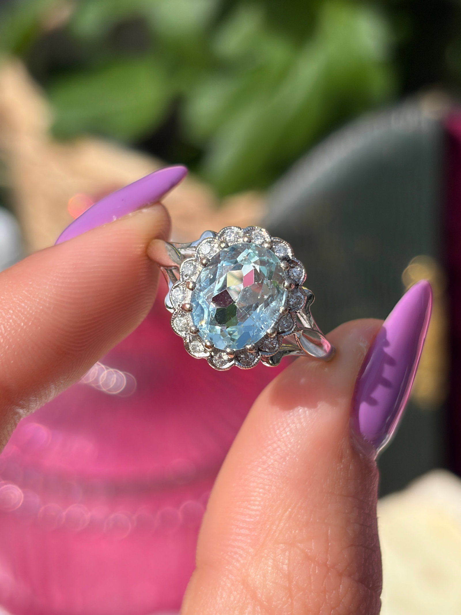 VINTAGE 9CT WHITE GOLD AQUAMARINE AND DIAMOND CLUSTER RING - 2