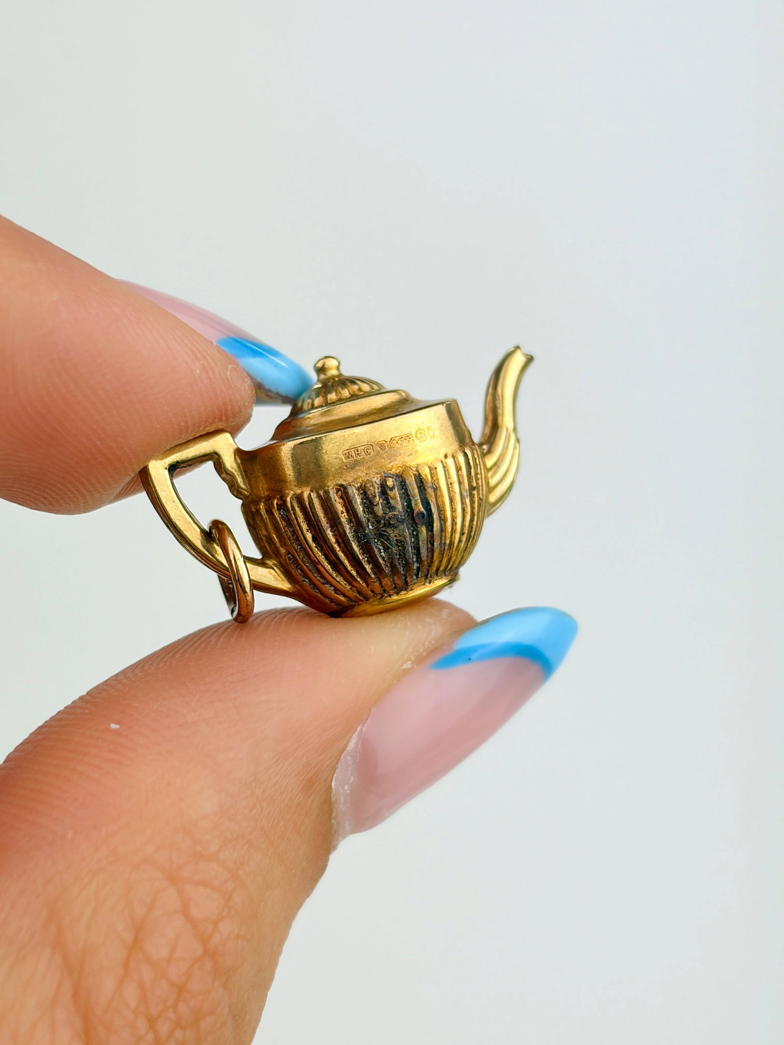 VINTAGE 9CT GOLD TEAPOT CHARM - 3