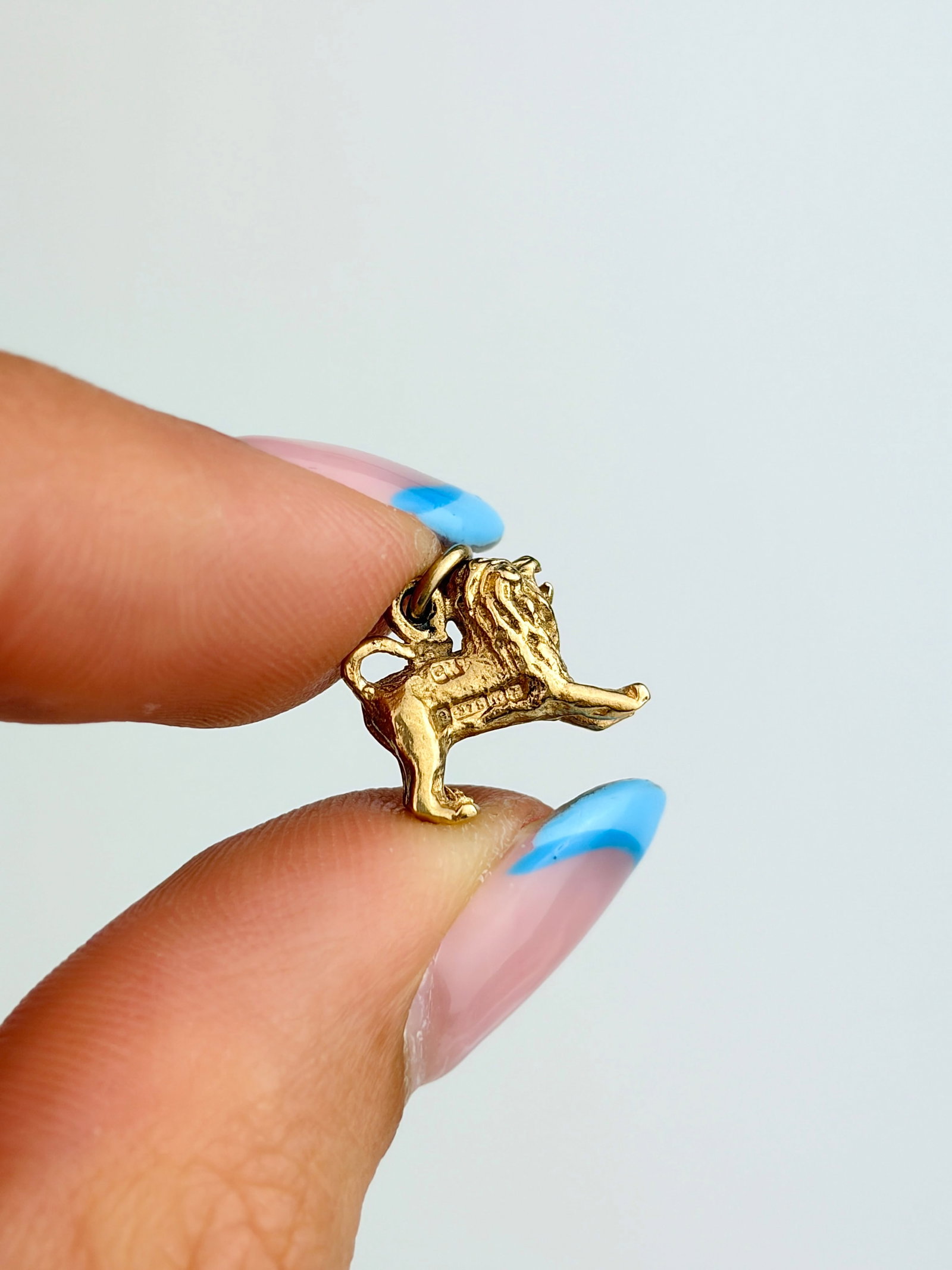 VINTAGE 9CT GOLD LION CHARM - 3